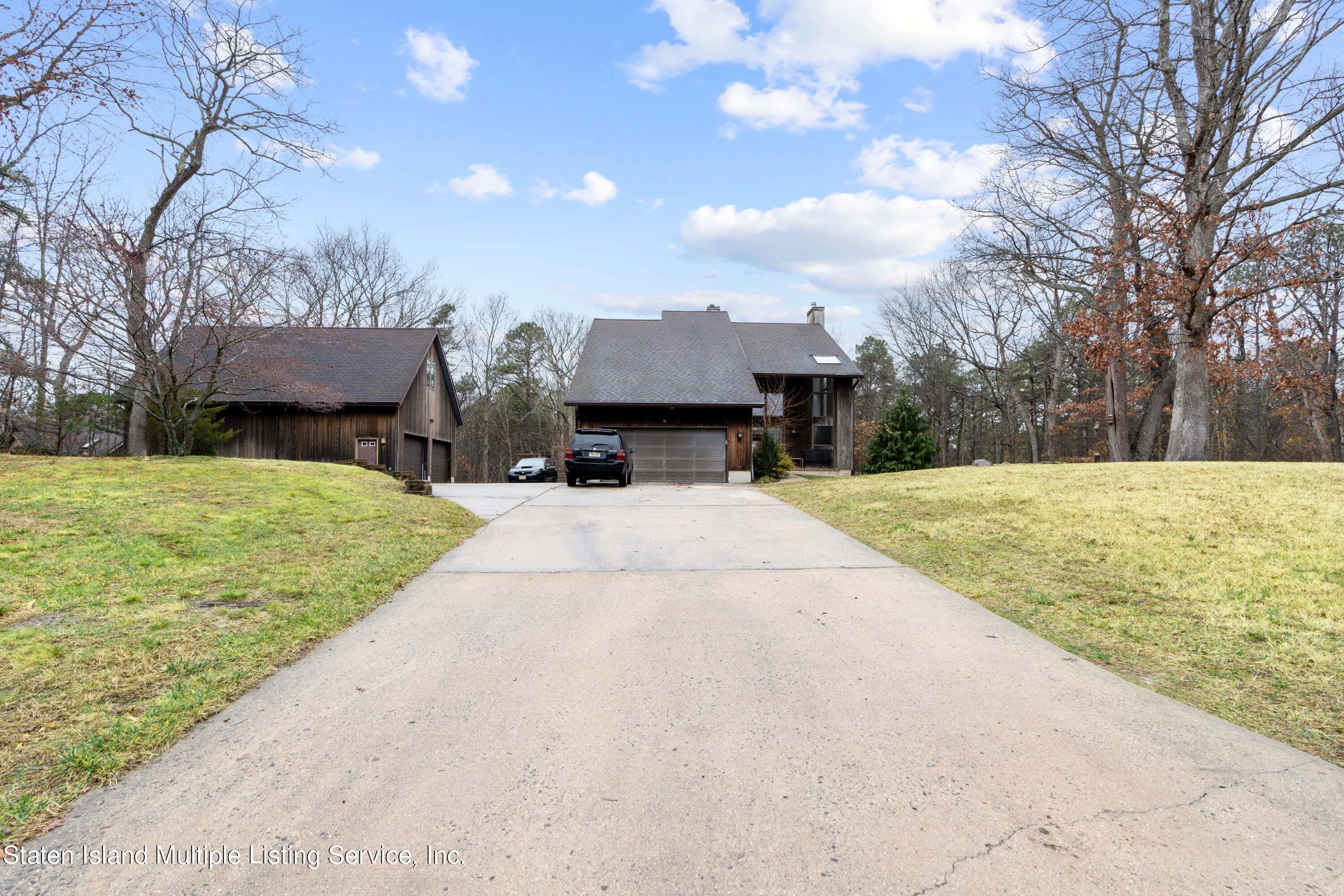14 Knolls Drive
