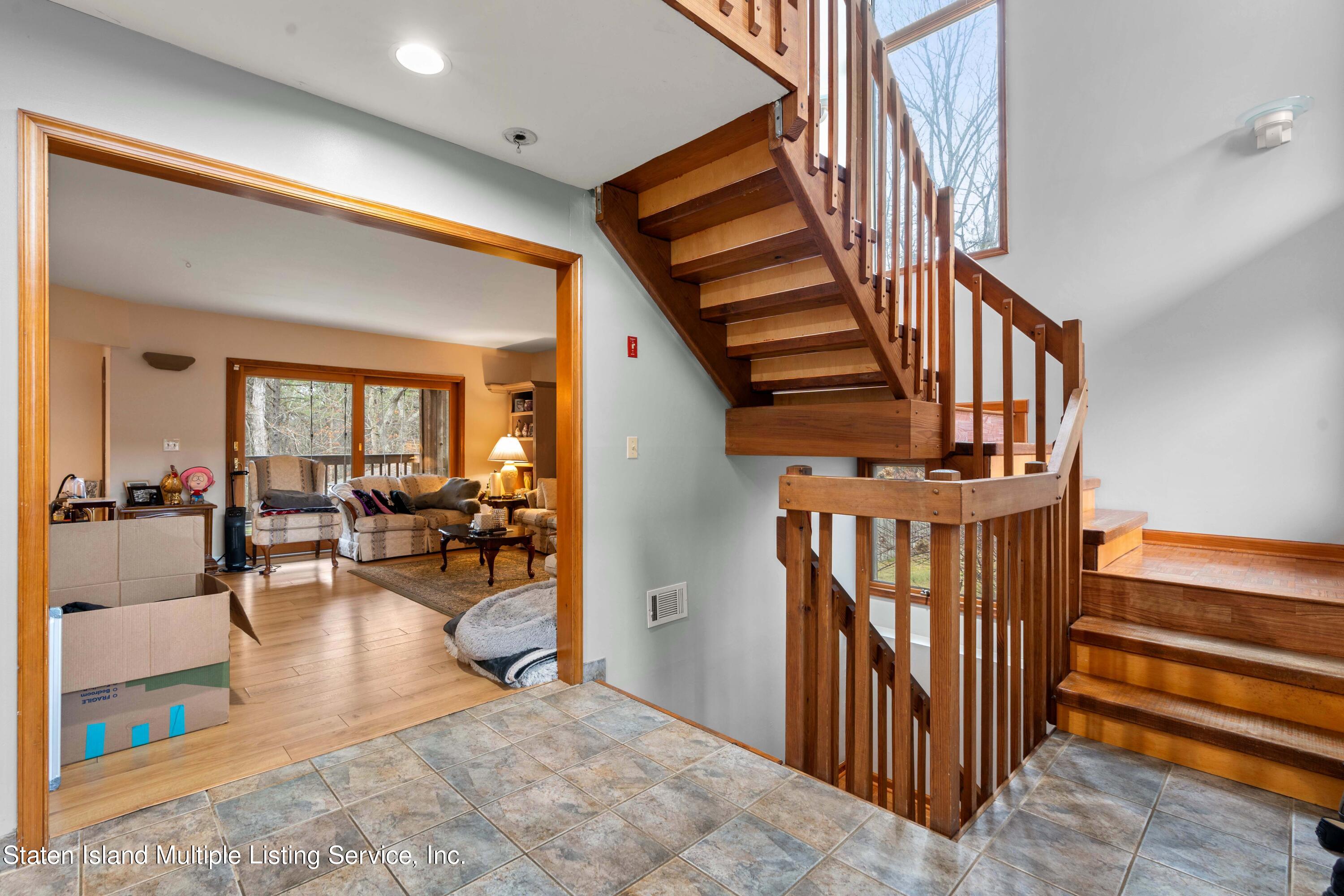 14 Knolls Drive