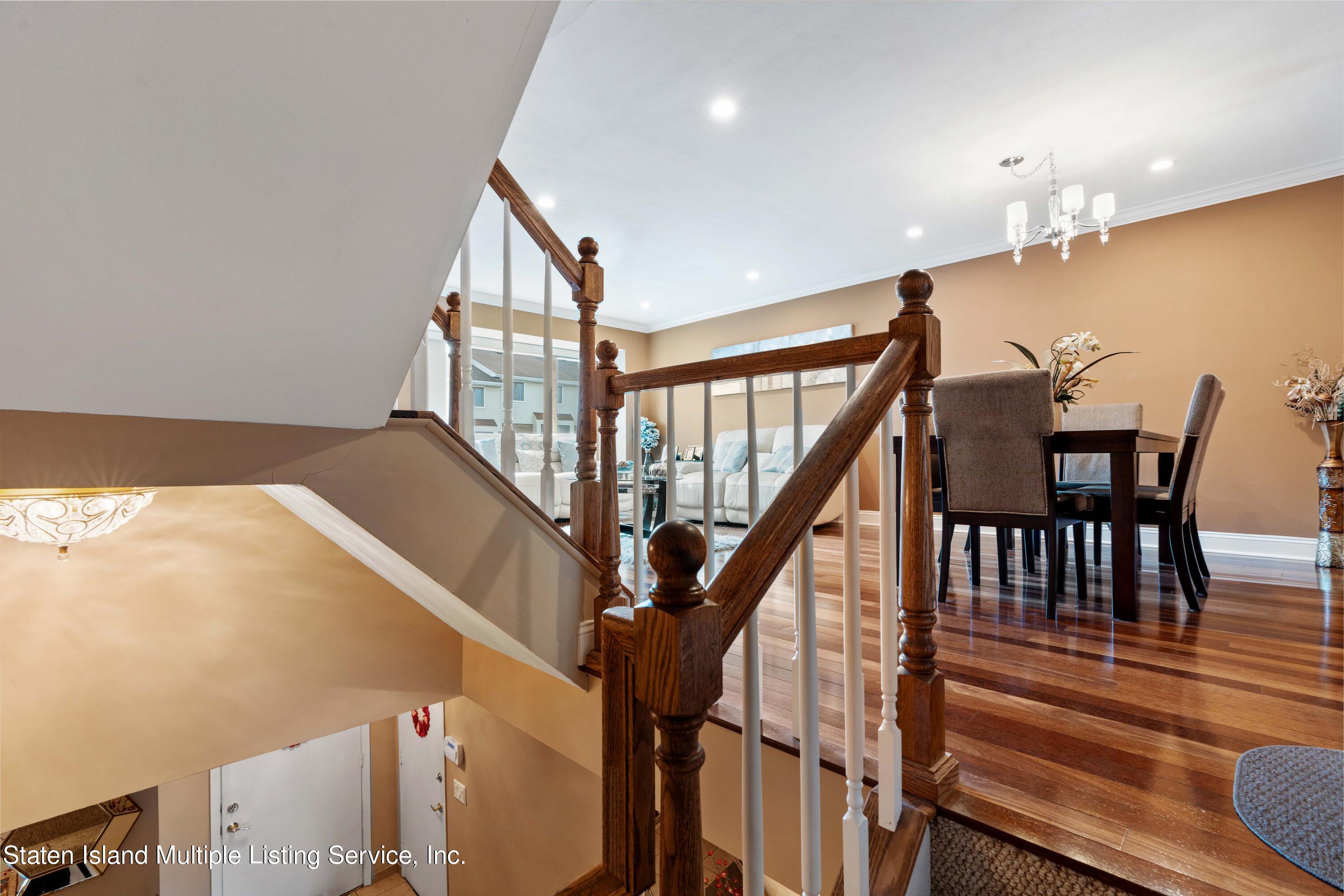 107 Redwood Loop
