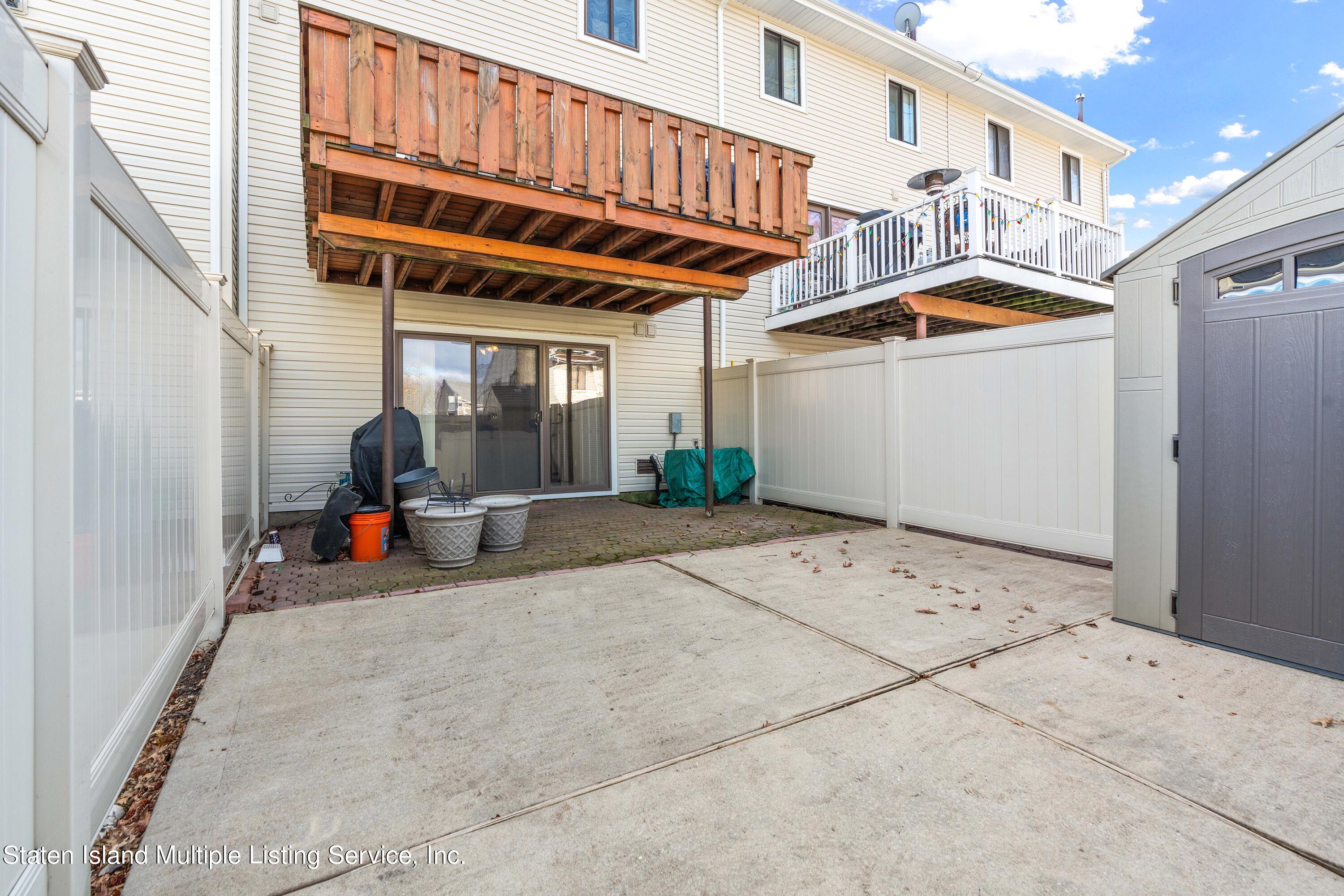 107 Redwood Loop