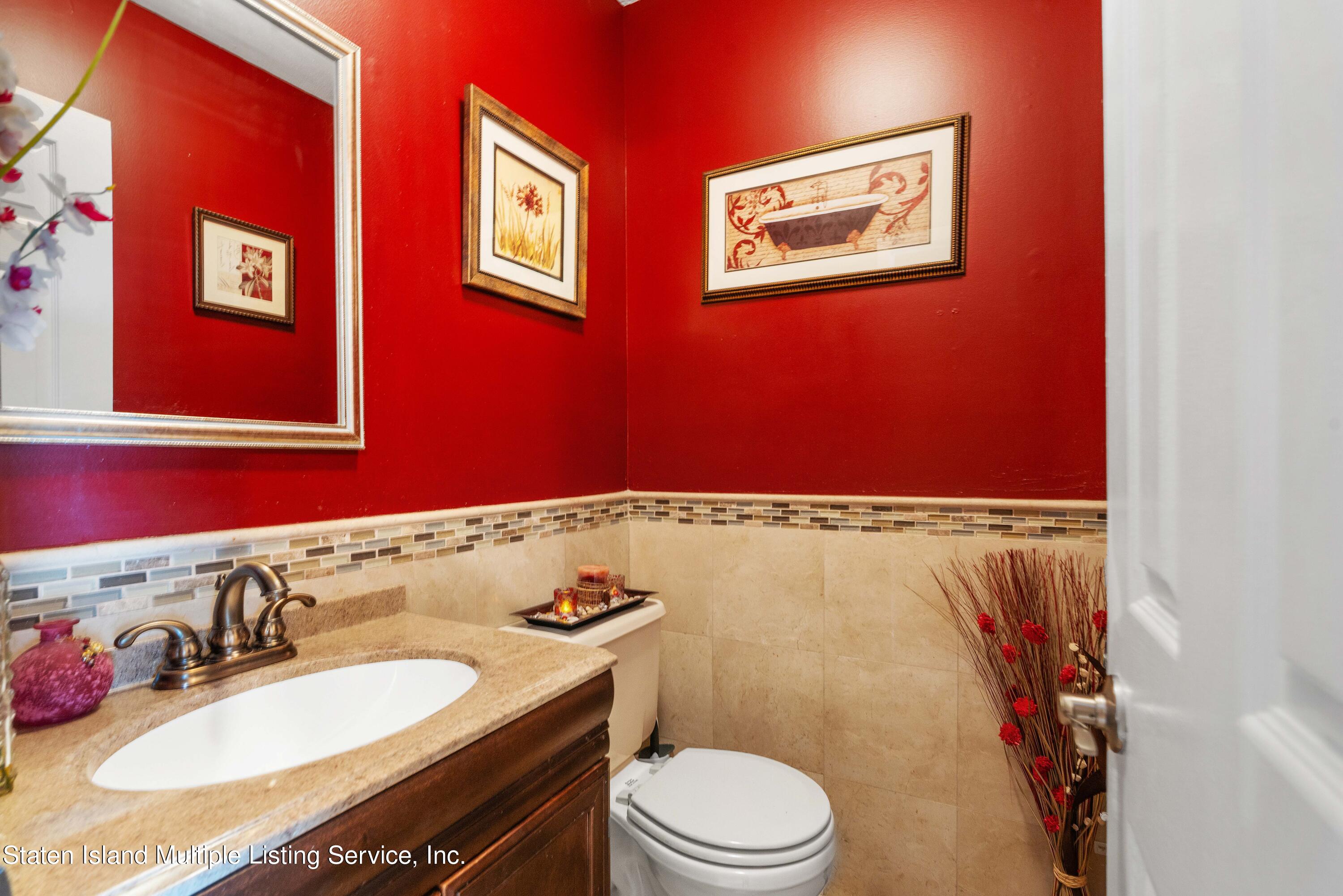 107 Redwood Loop