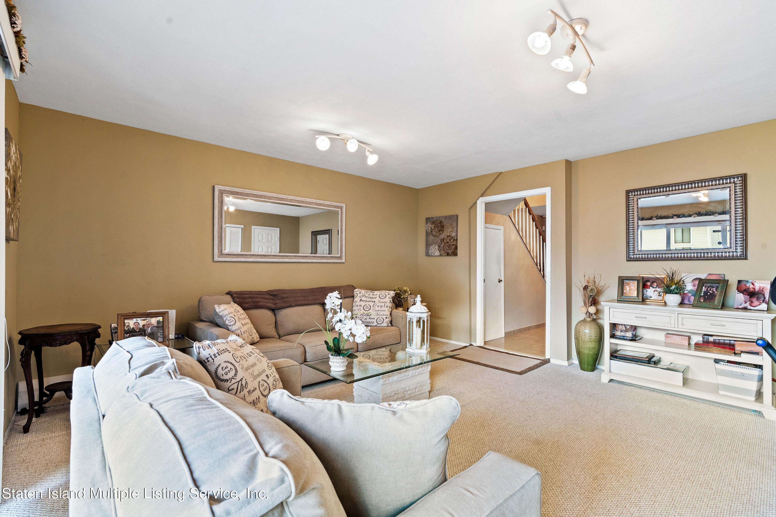107 Redwood Loop