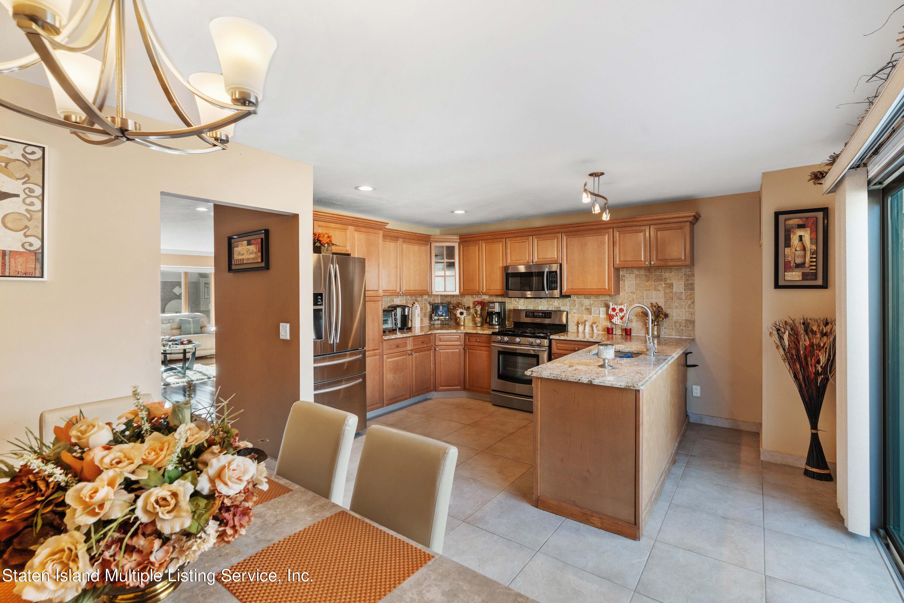 107 Redwood Loop