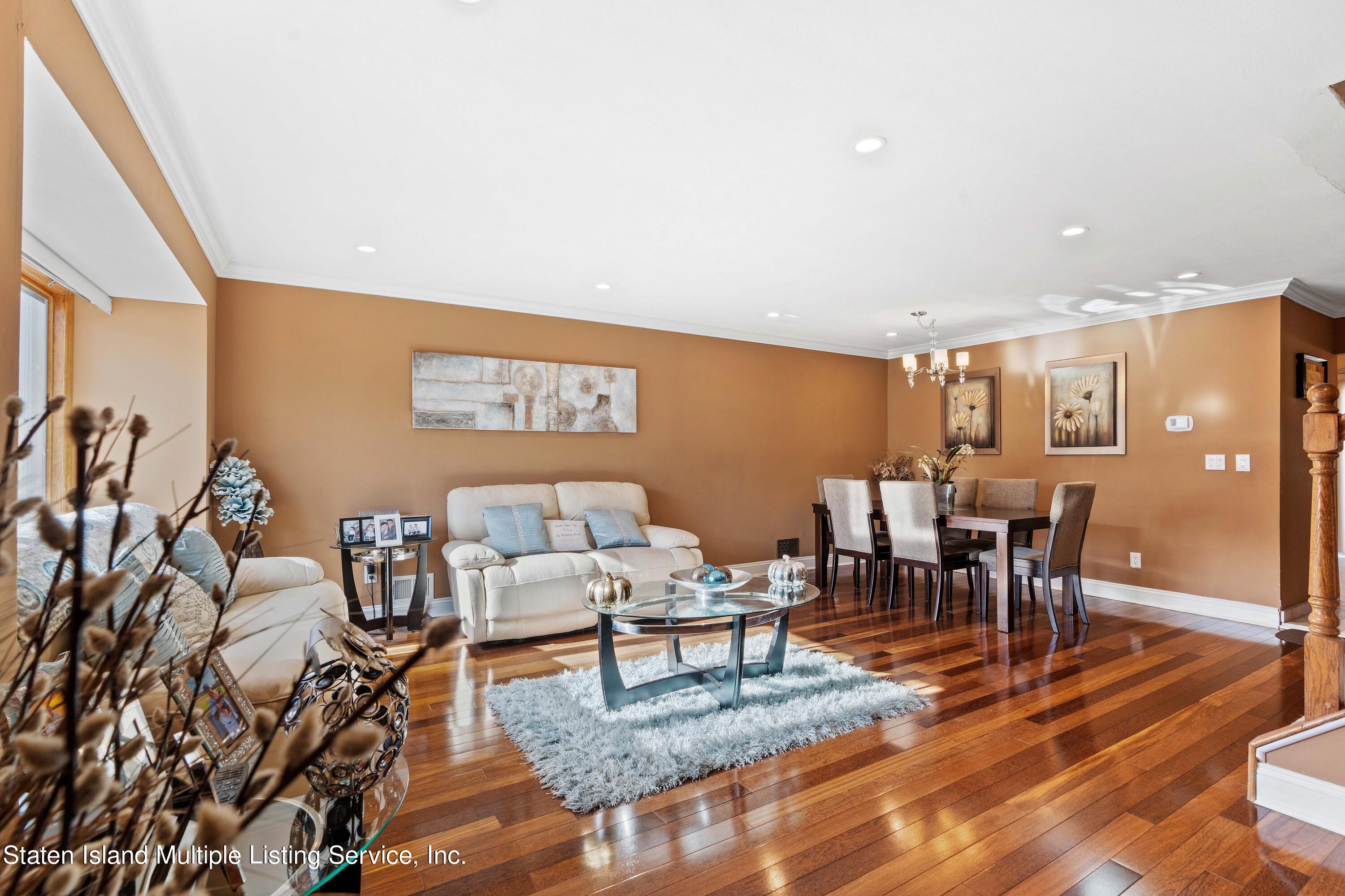 107 Redwood Loop