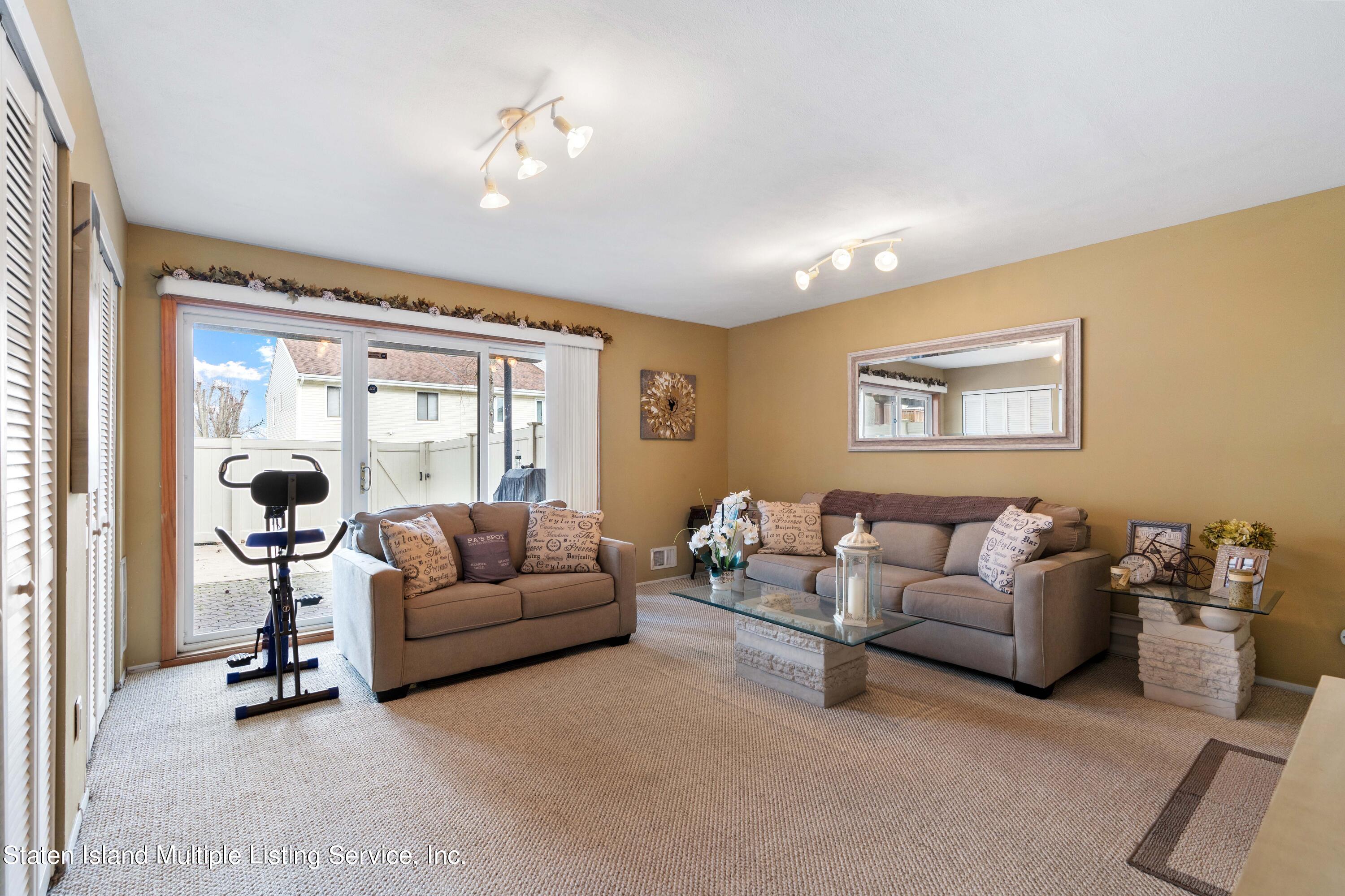 107 Redwood Loop