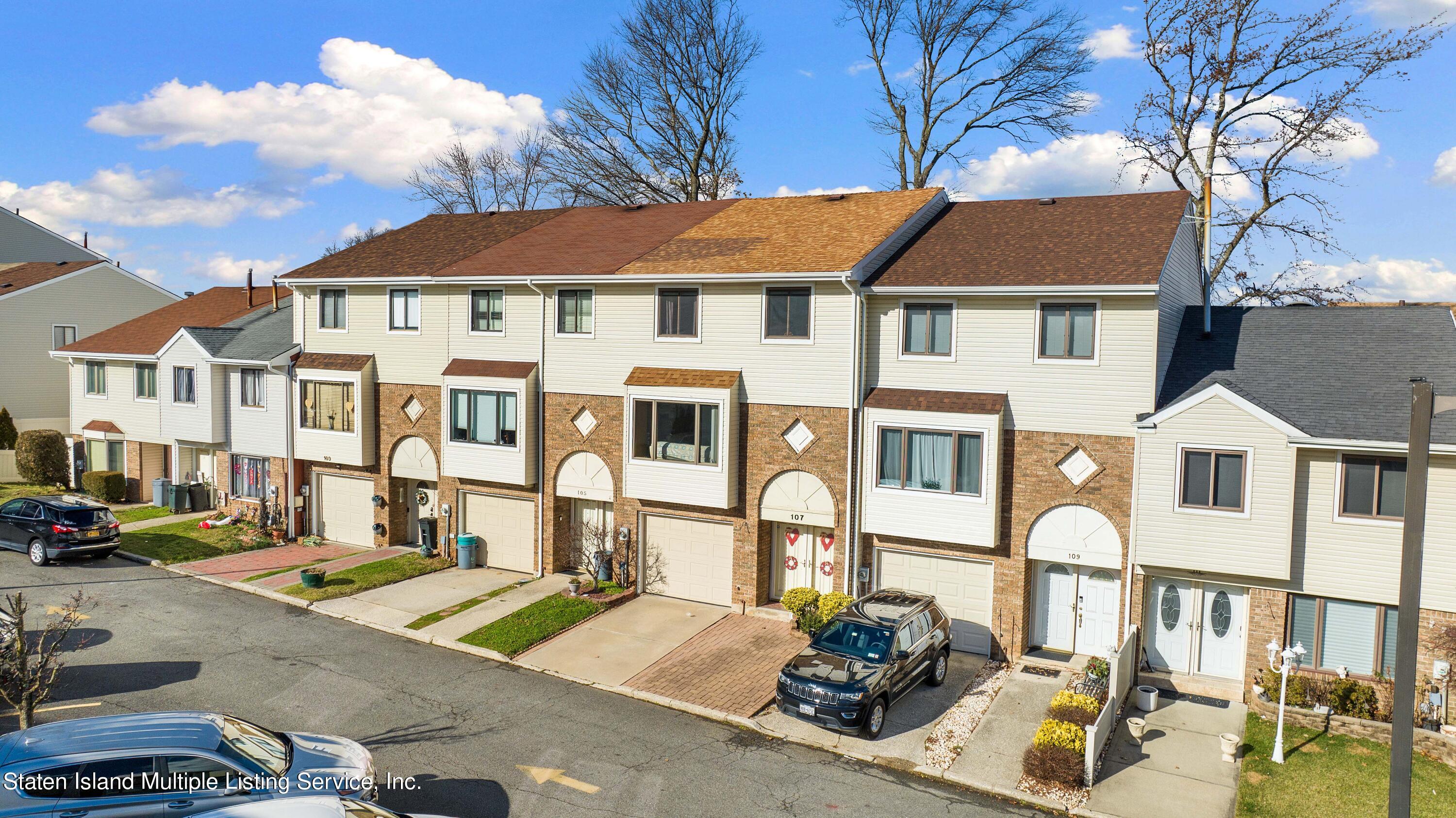107 Redwood Loop
