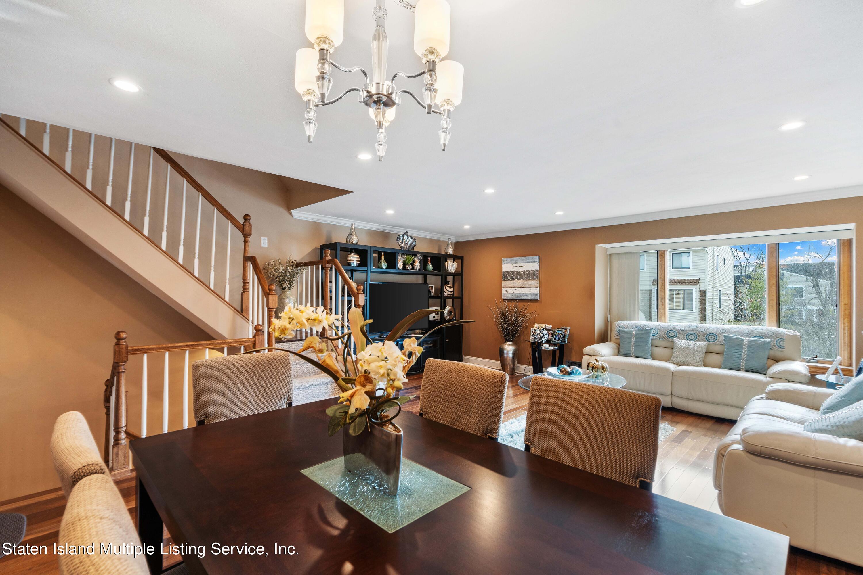 107 Redwood Loop
