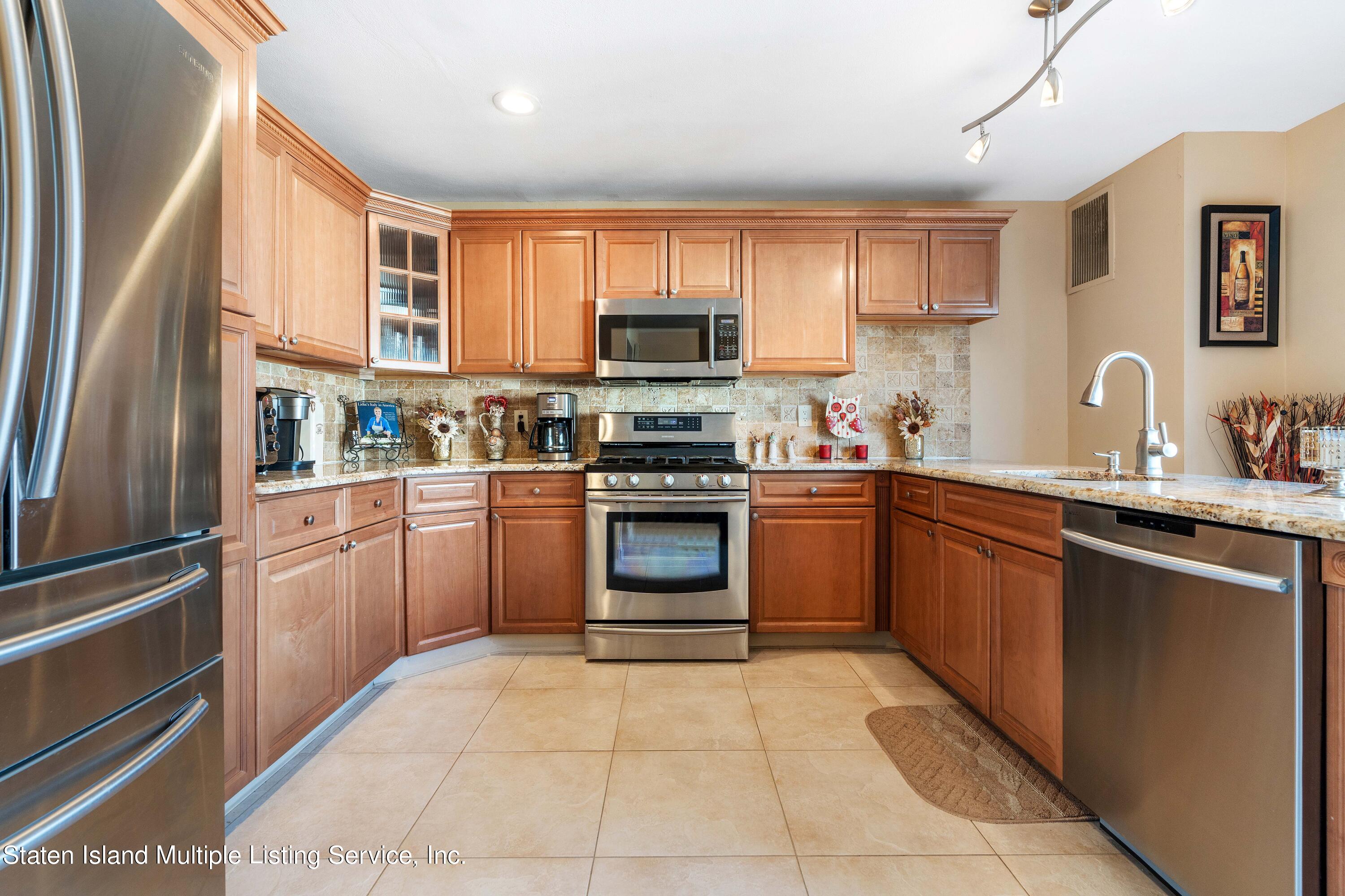 107 Redwood Loop