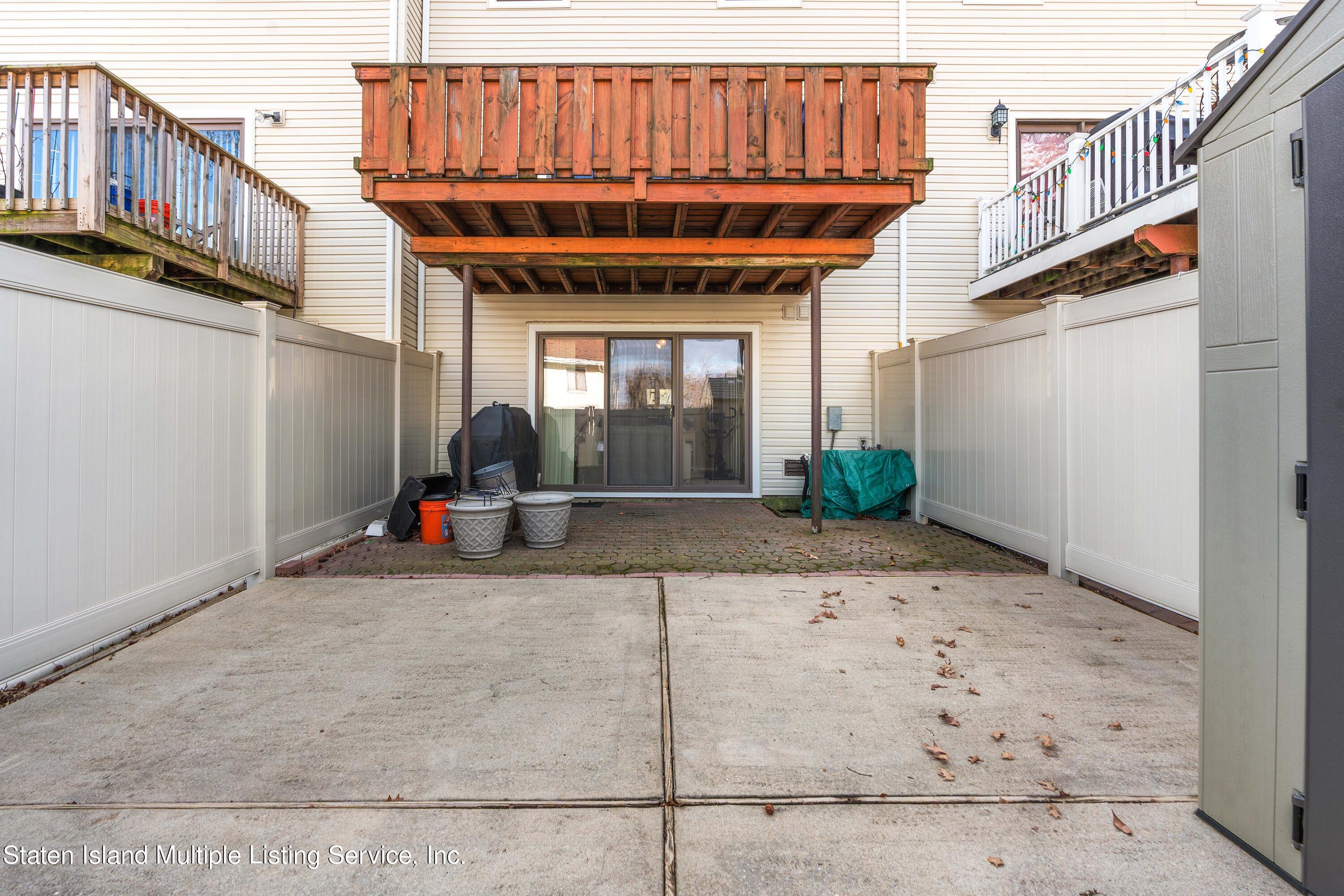 107 Redwood Loop