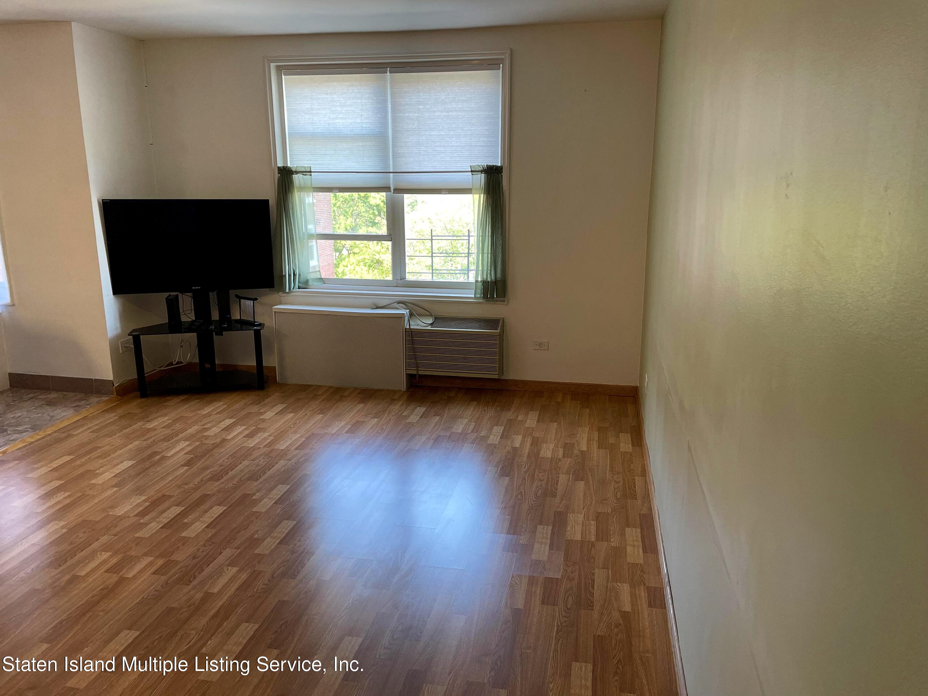 350 Richmond Terrace, 6q