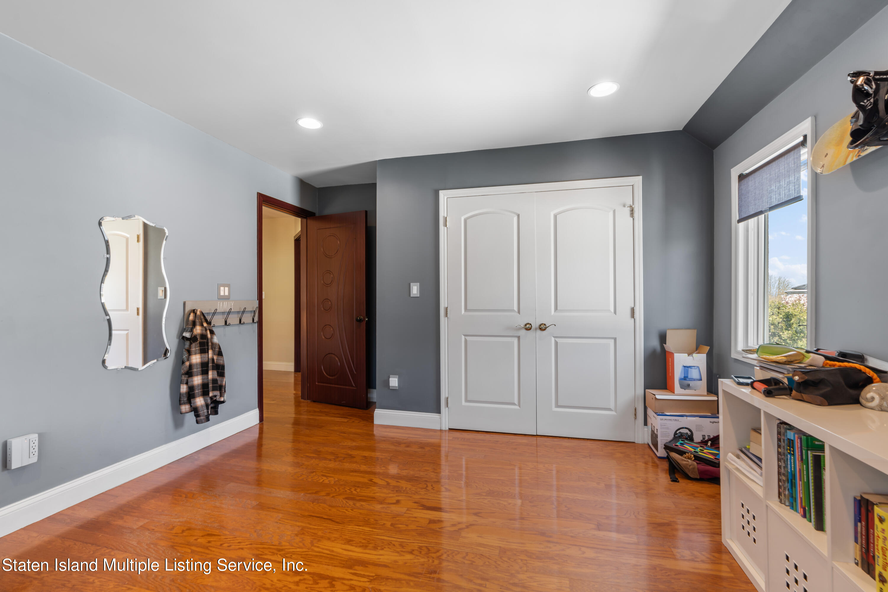 736 Davis Avenue