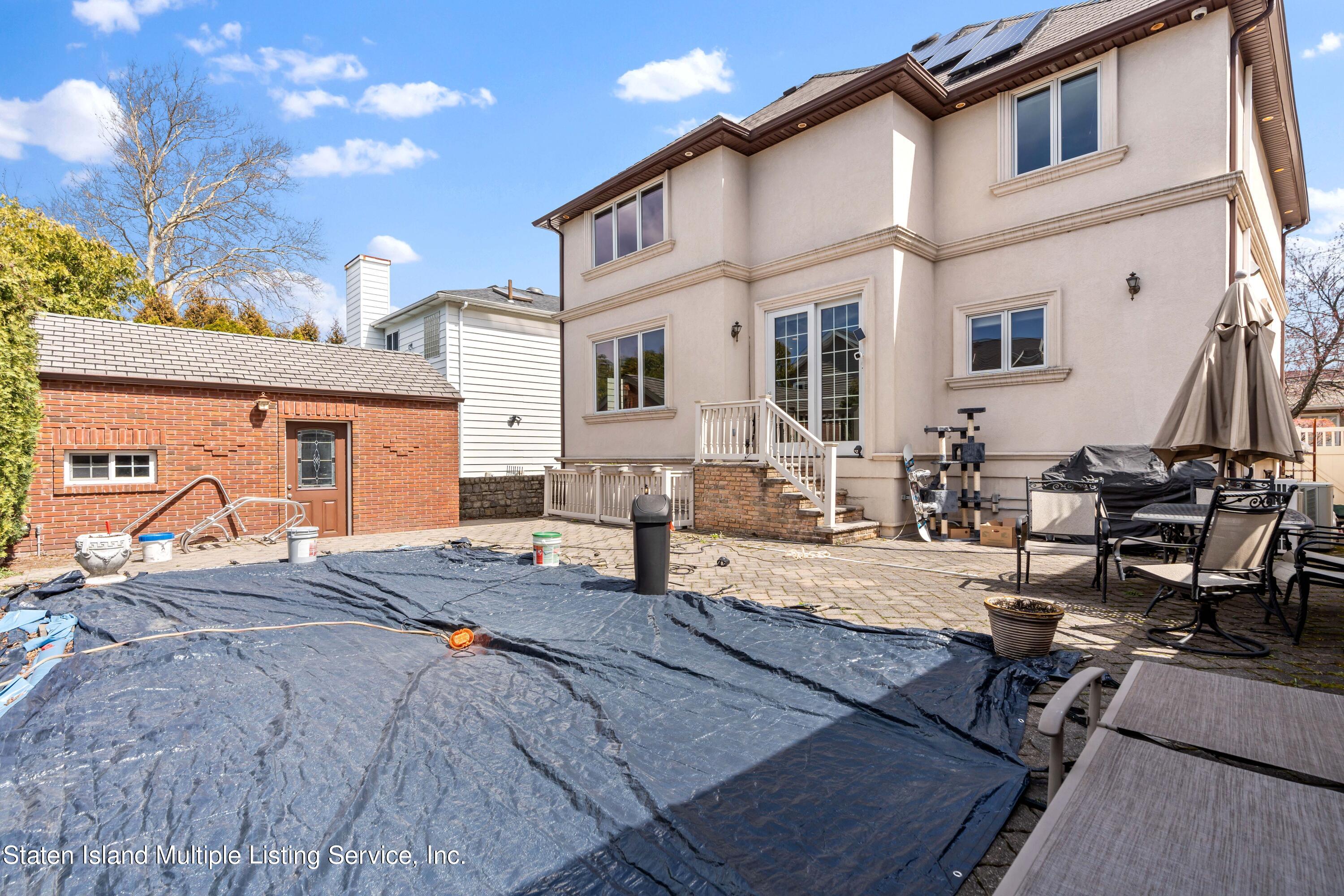 736 Davis Avenue