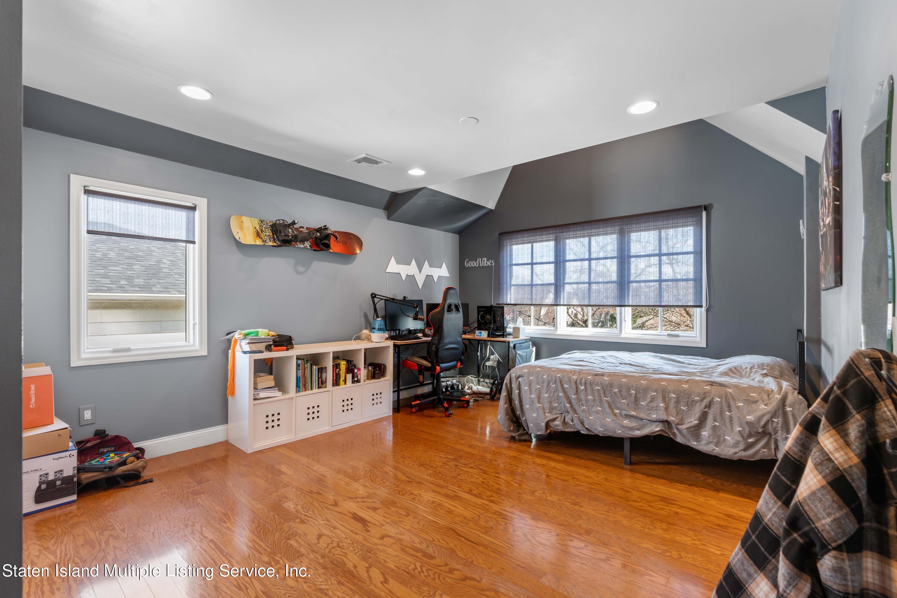 736 Davis Avenue