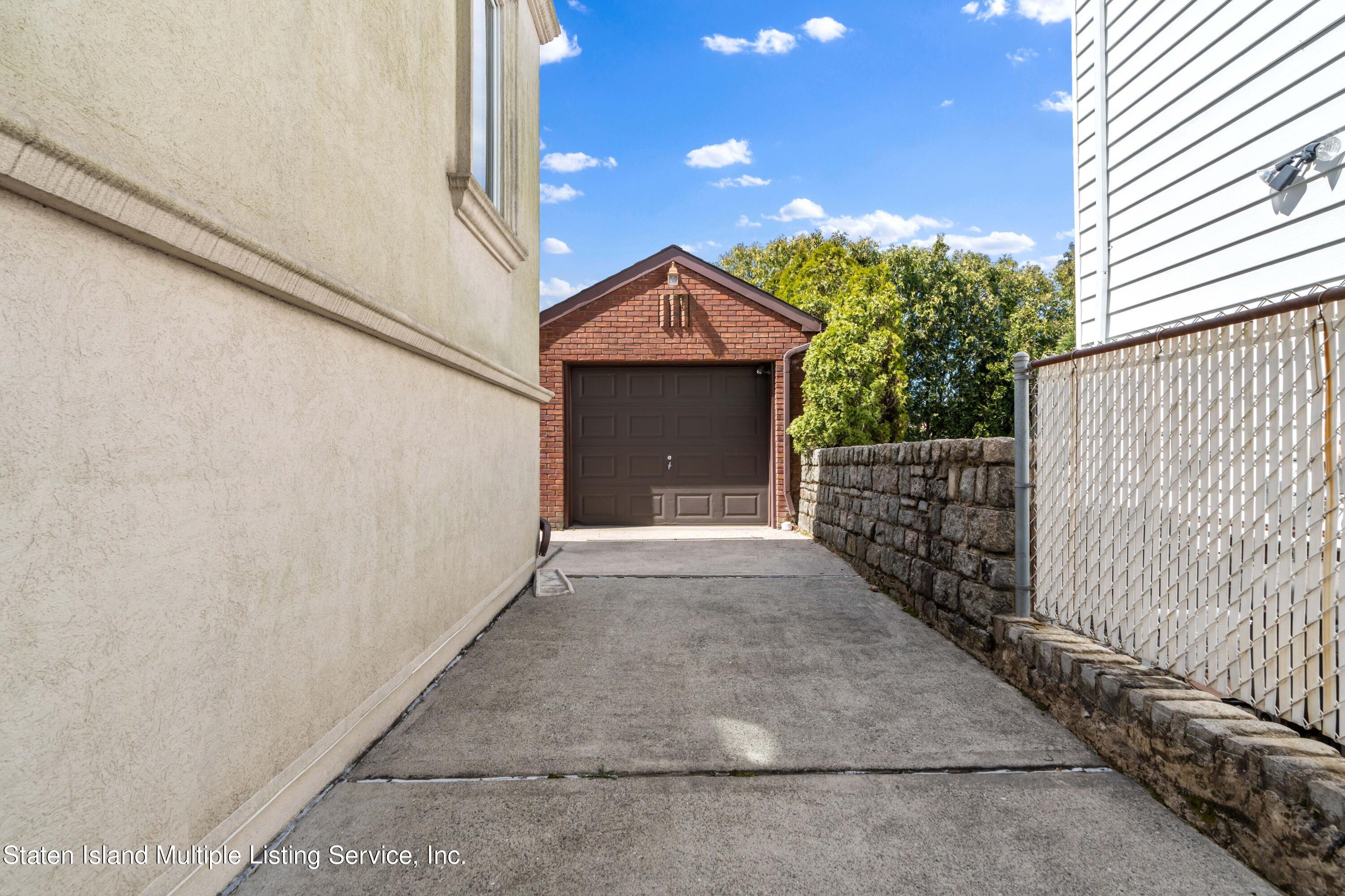 736 Davis Avenue