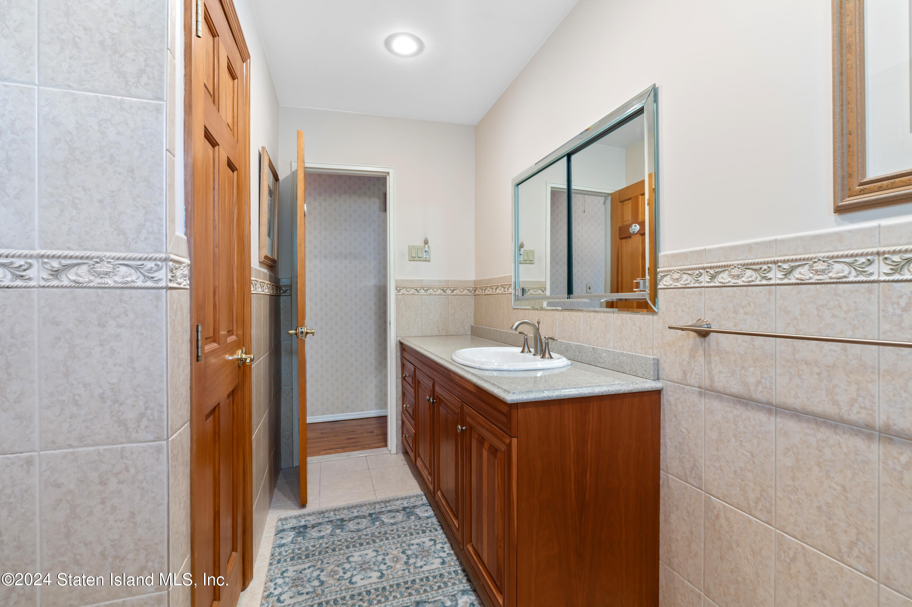 43 West Cedarview Avenue