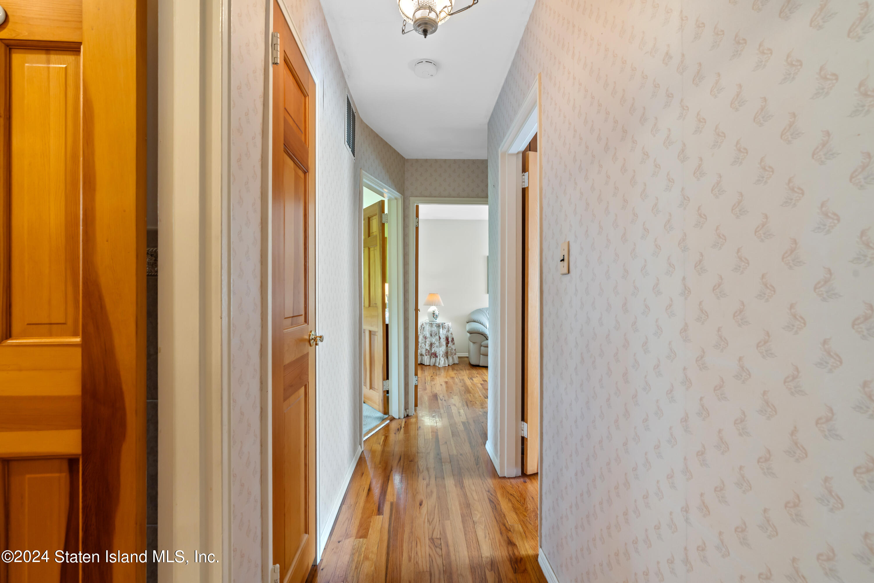 43 West Cedarview Avenue