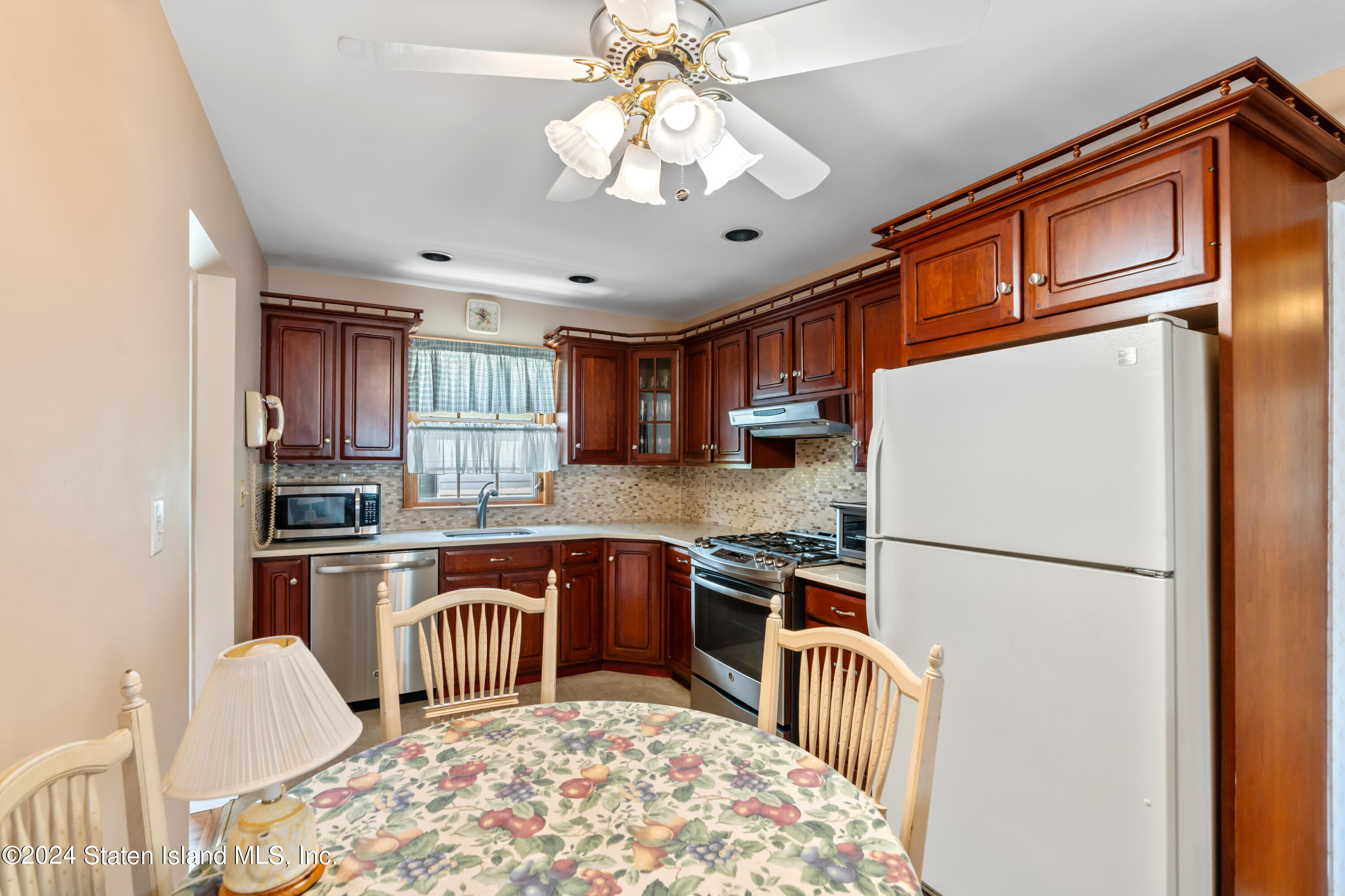 43 West Cedarview Avenue