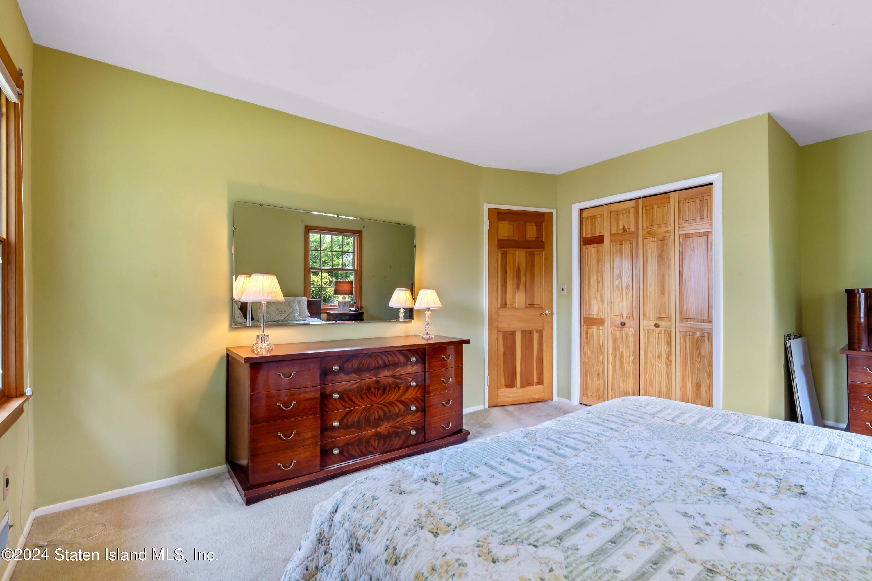 43 West Cedarview Avenue