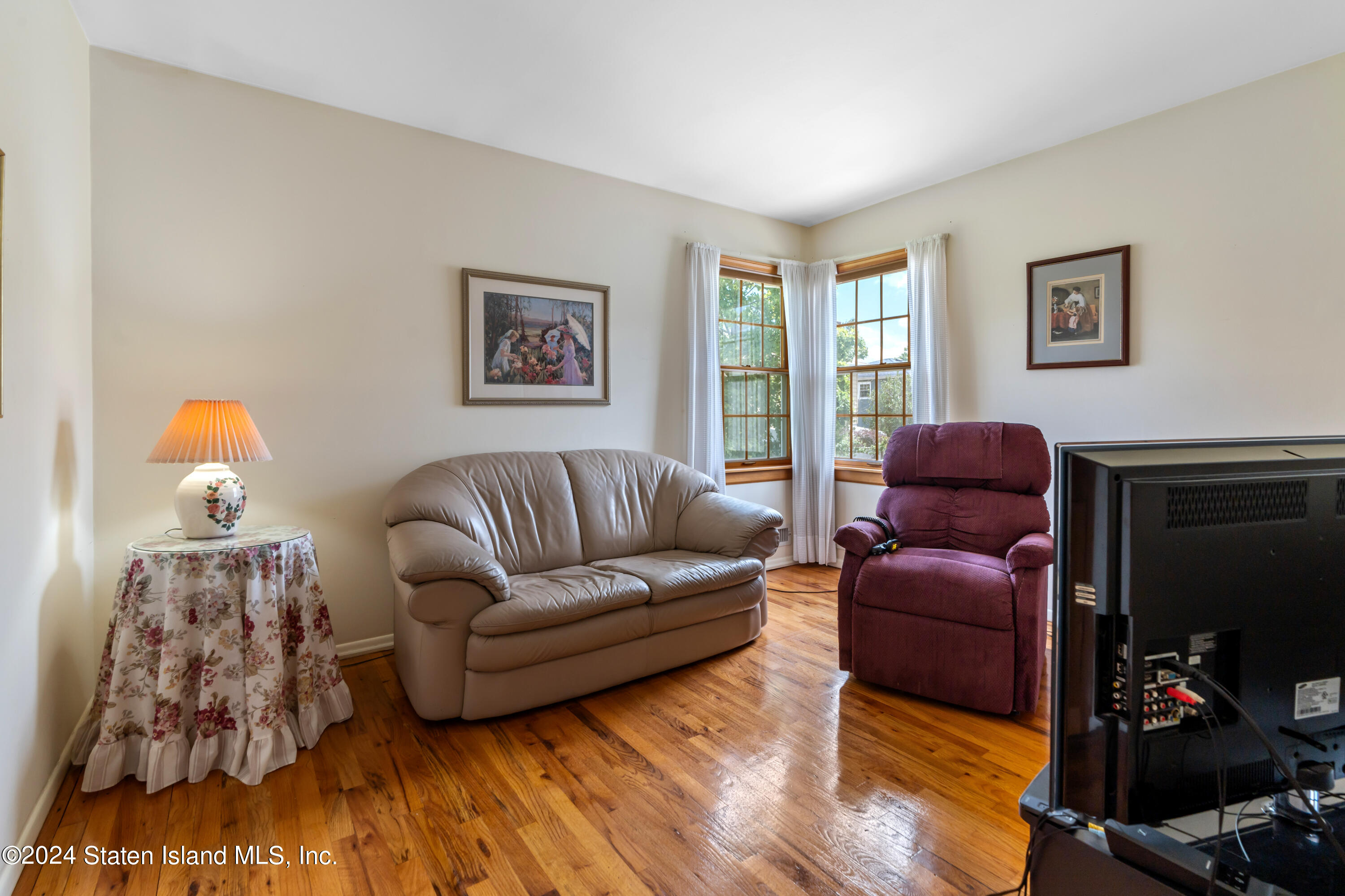 43 West Cedarview Avenue