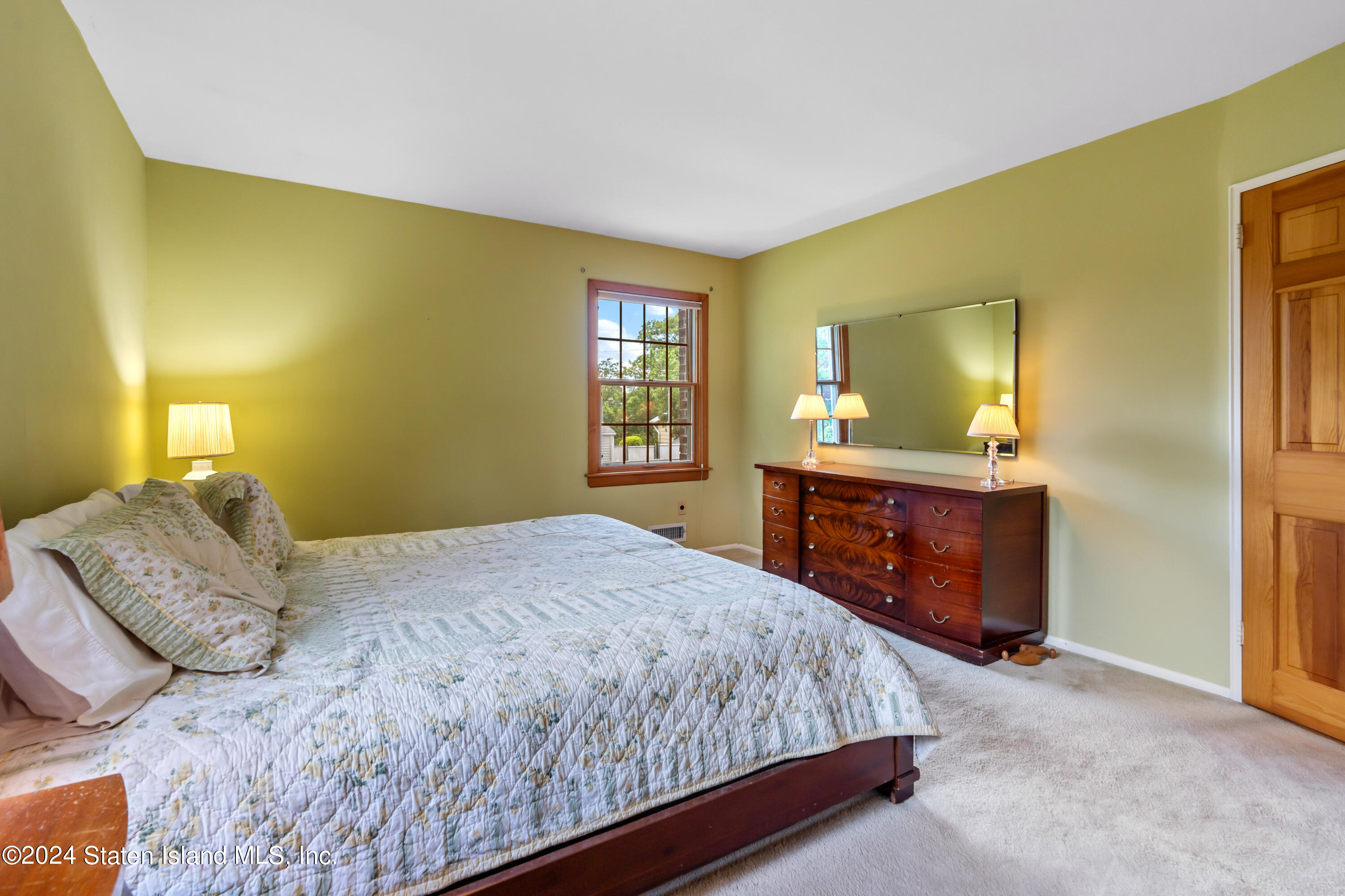 43 West Cedarview Avenue