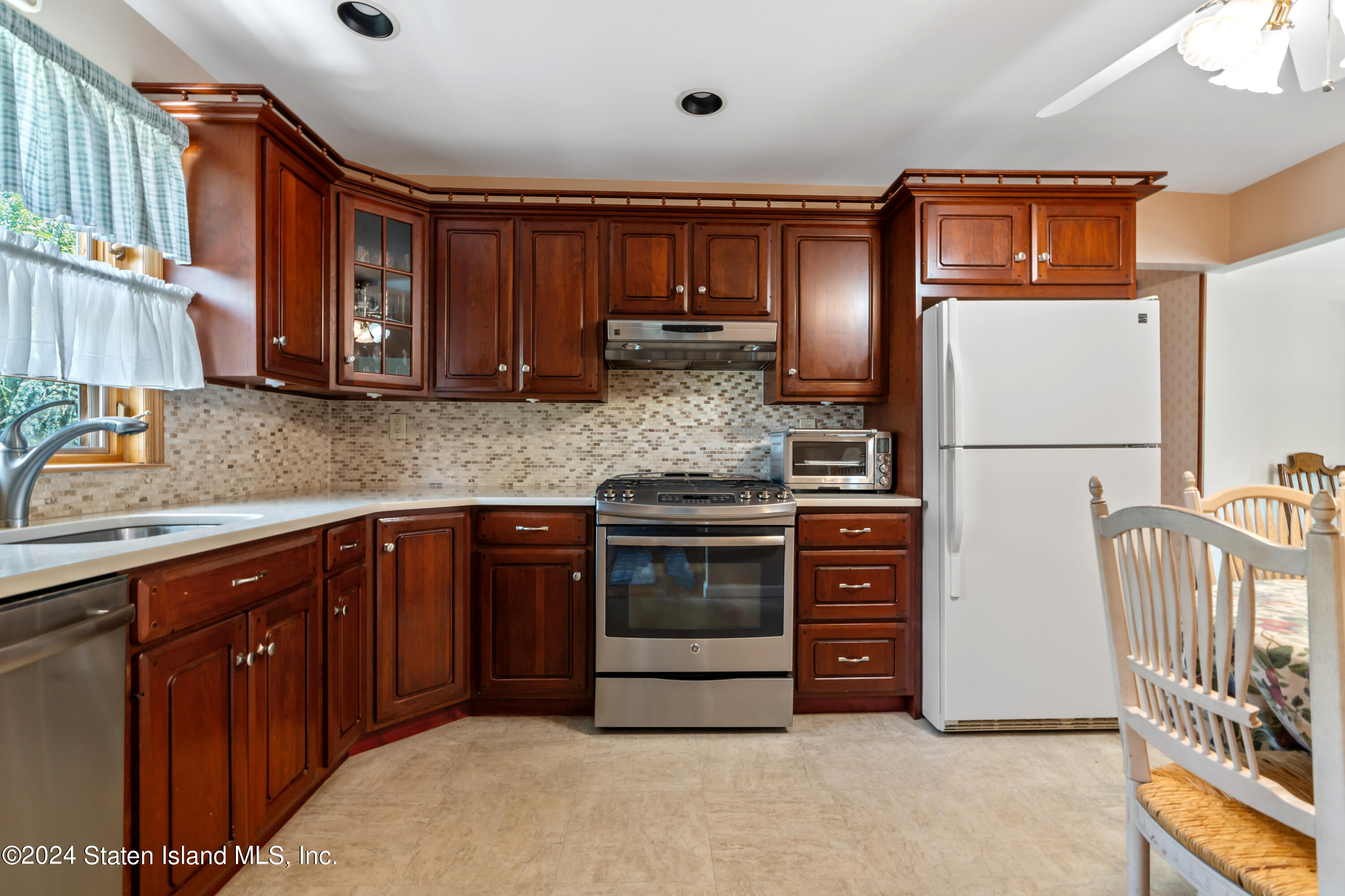 43 West Cedarview Avenue