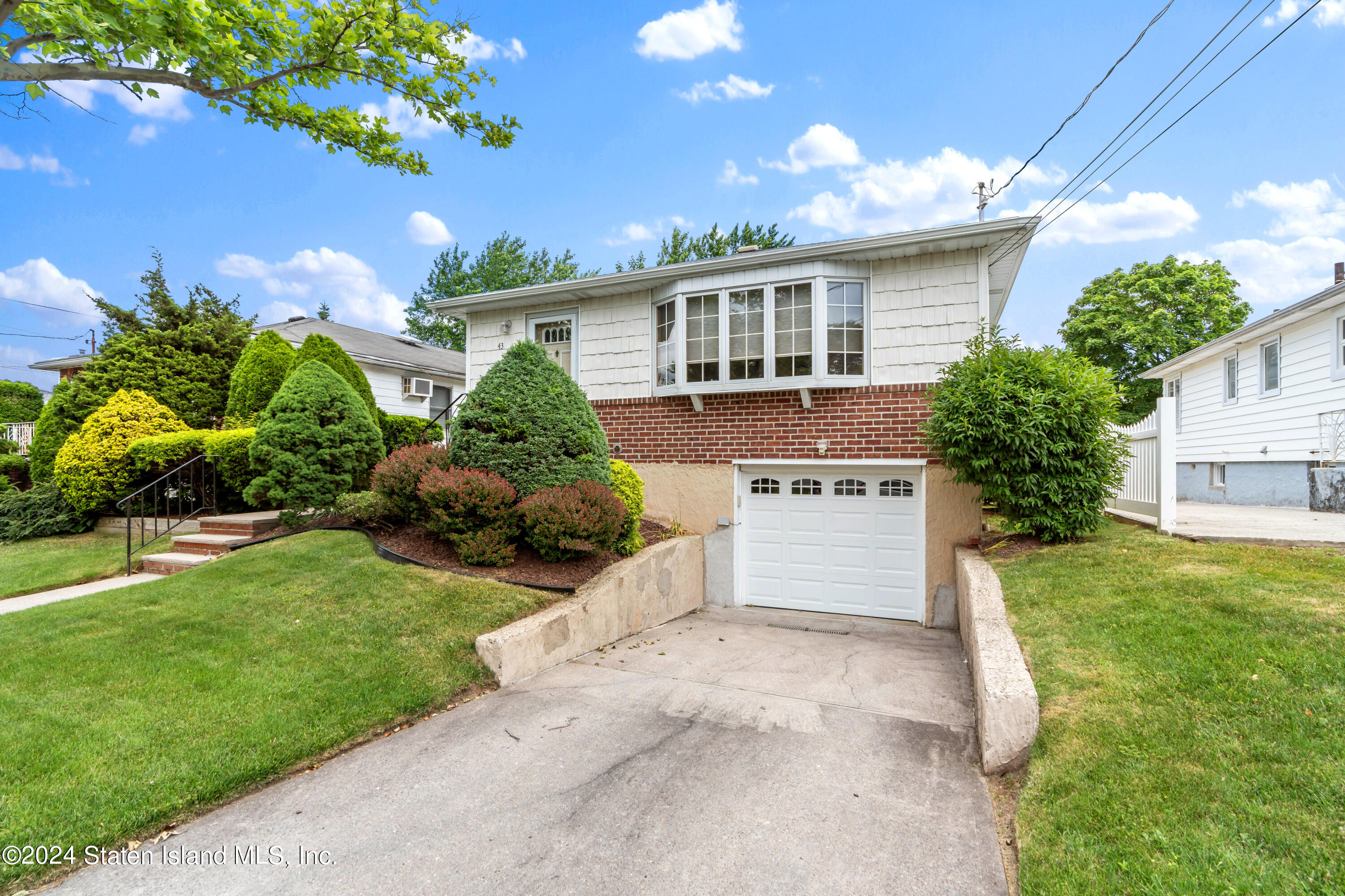 43 West Cedarview Avenue