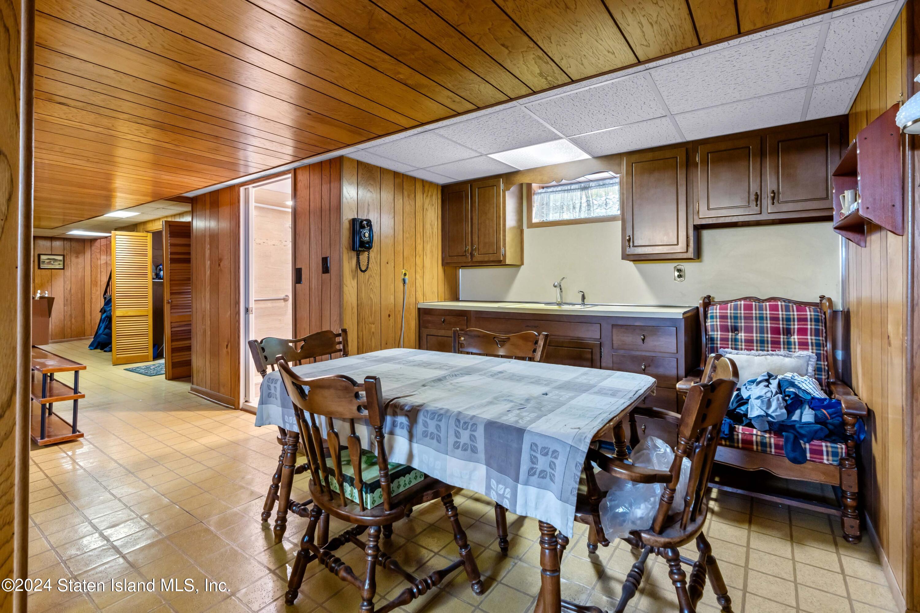 43 West Cedarview Avenue