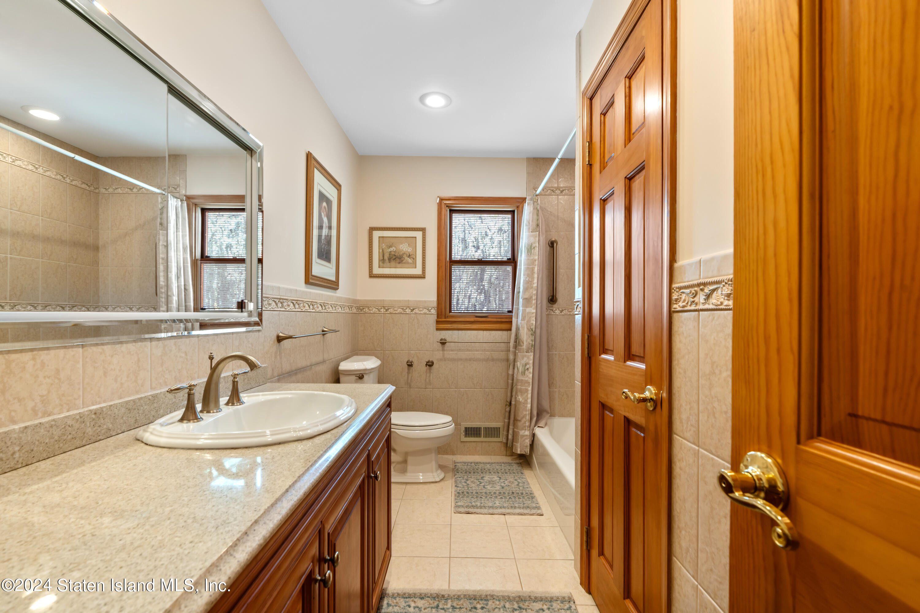 43 West Cedarview Avenue