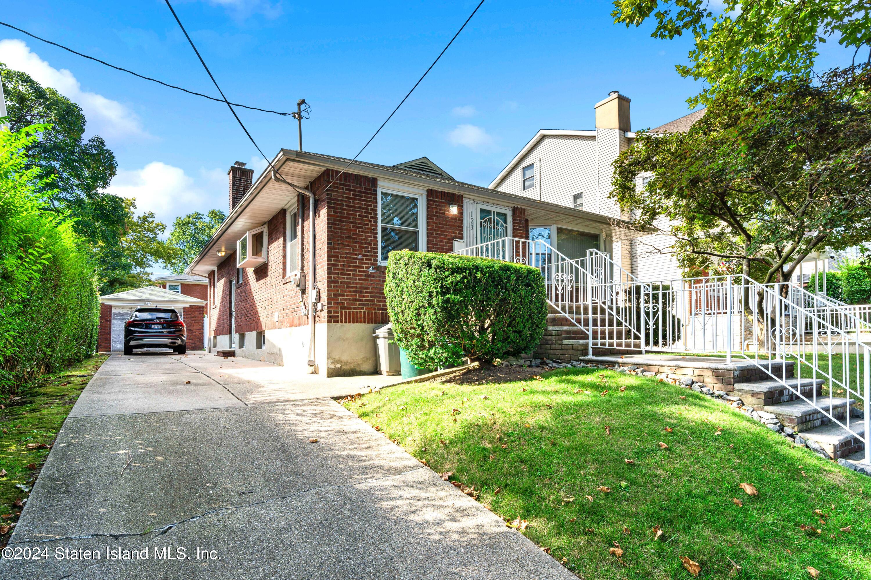 123 9 Street