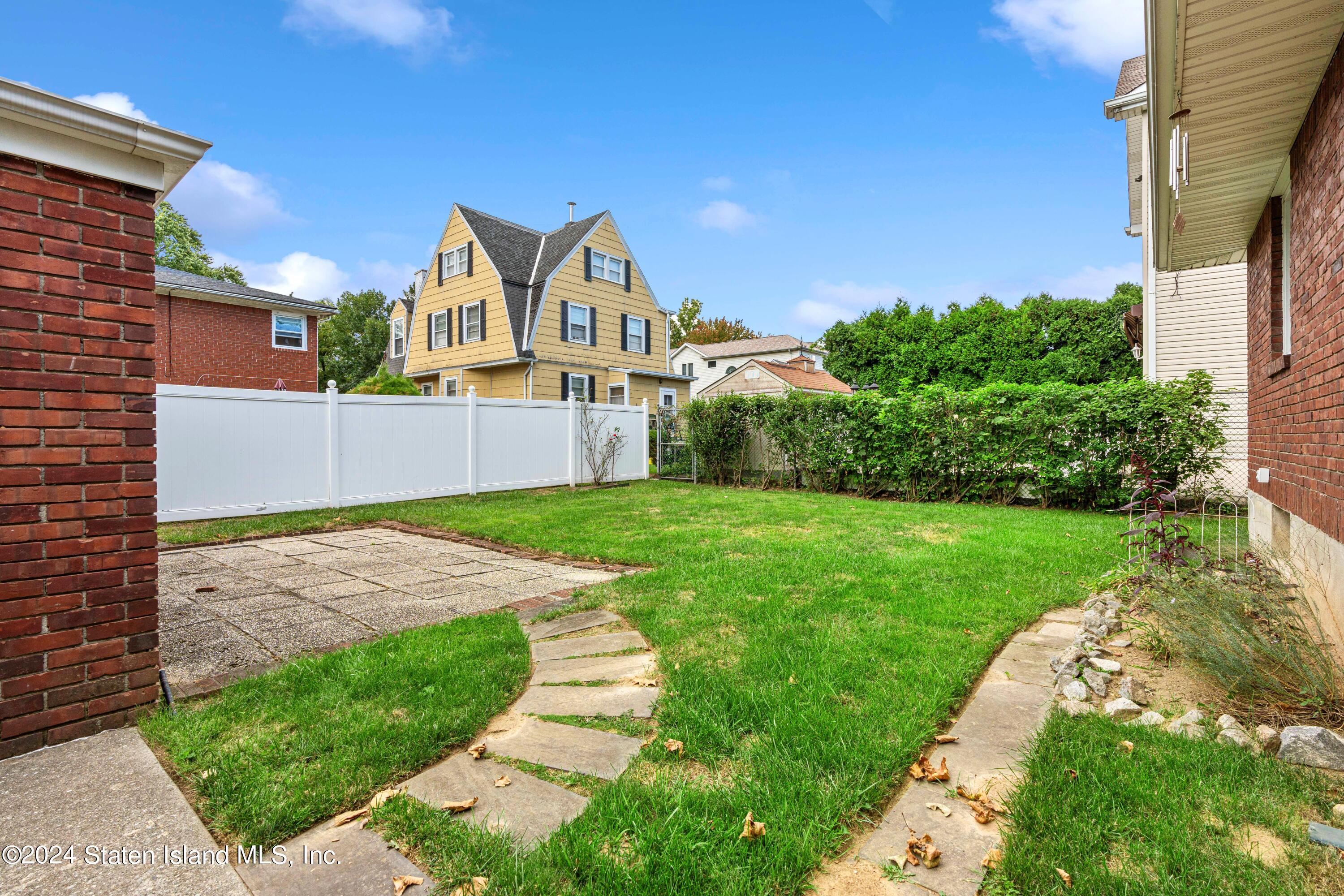 123 9 Street