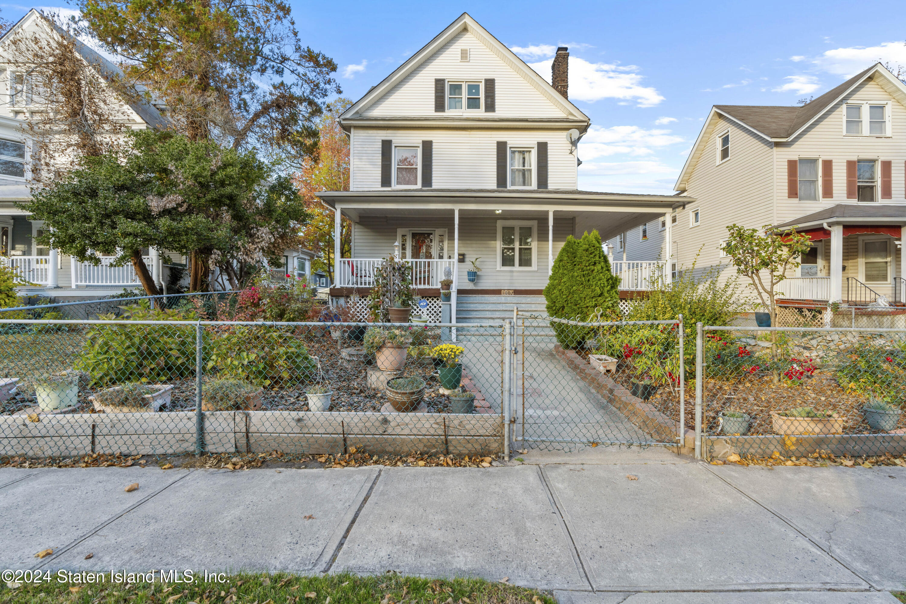 1007 4th Avenue