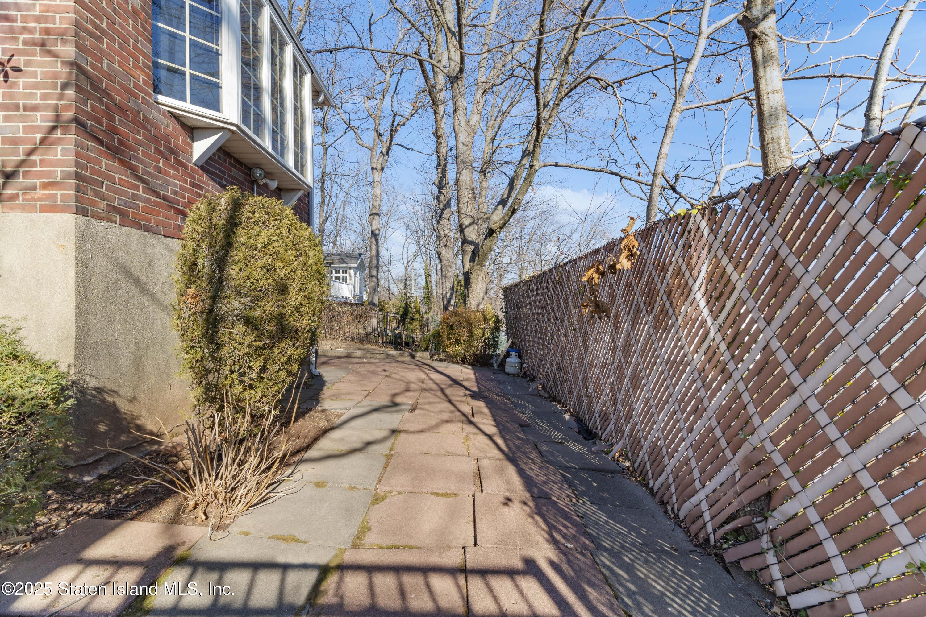 124 St Stephens Place