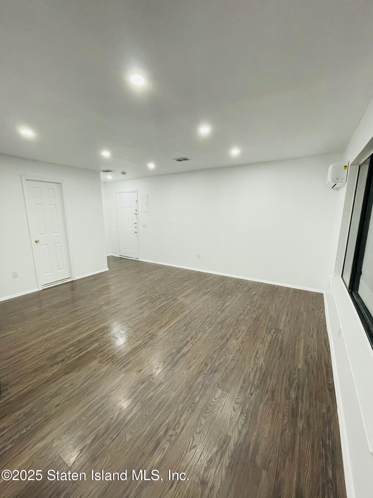 3534 Amboy Road, 1a