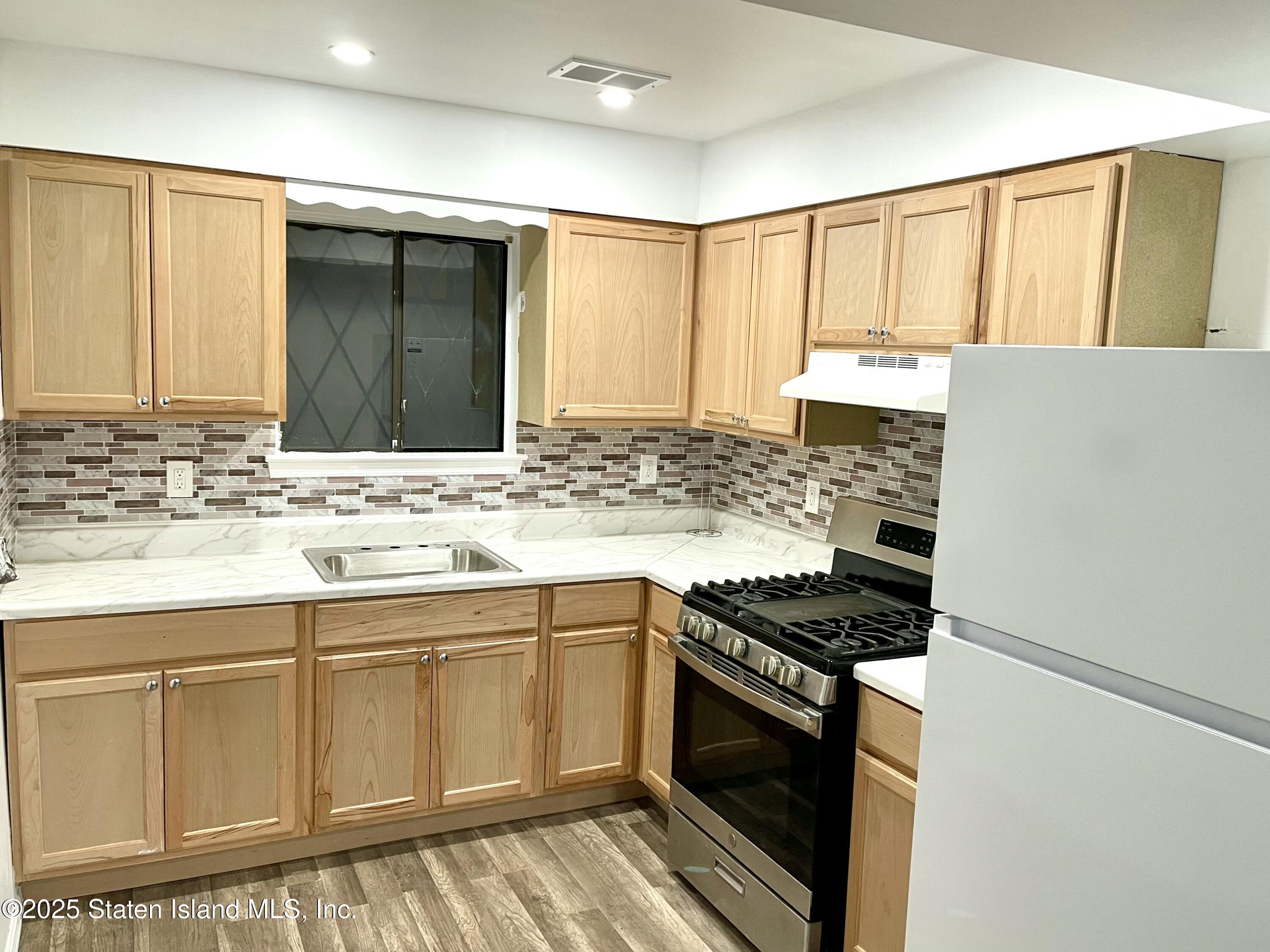 3534 Amboy Road, 1a