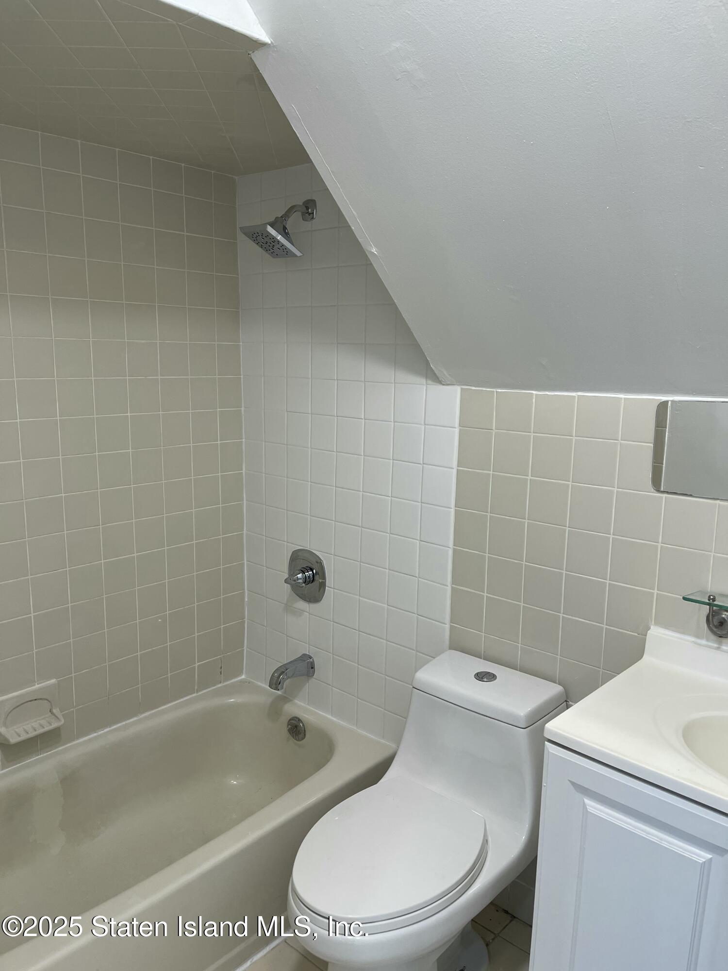 3534 Amboy Road, 1a