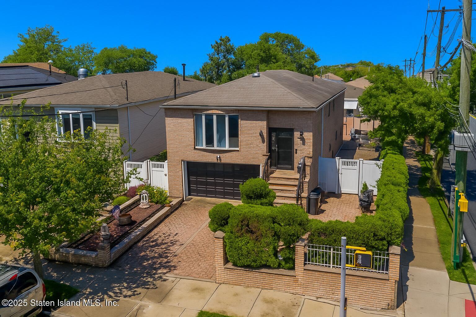 621 Barlow Avenue