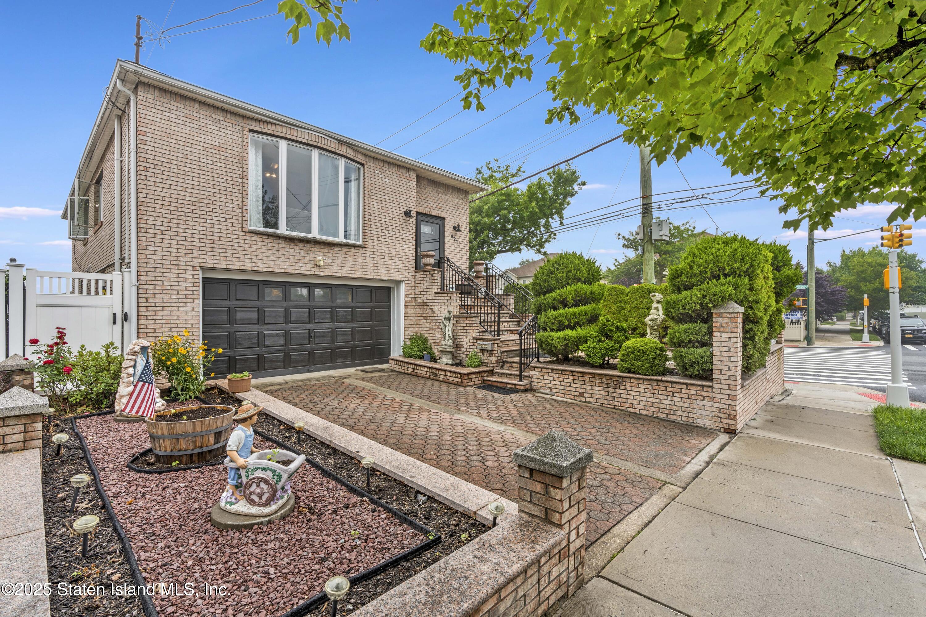 621 Barlow Avenue