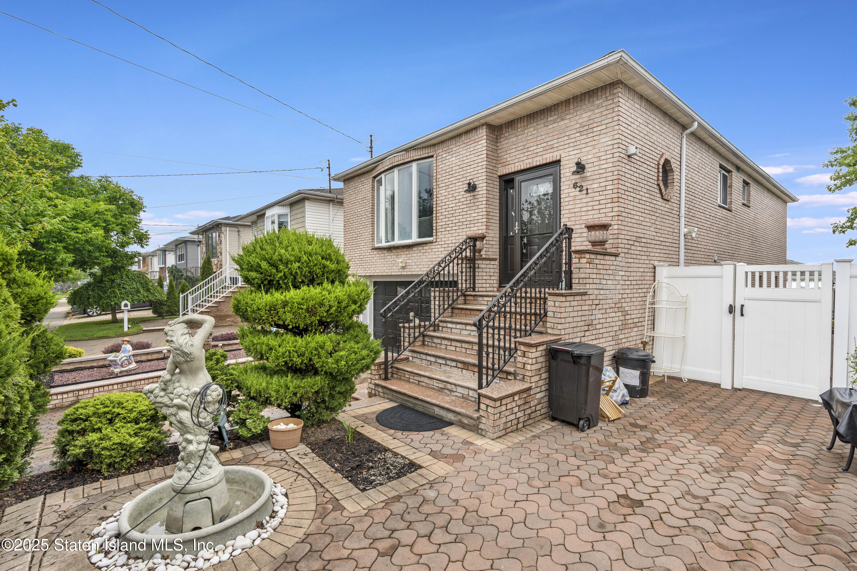 621 Barlow Avenue