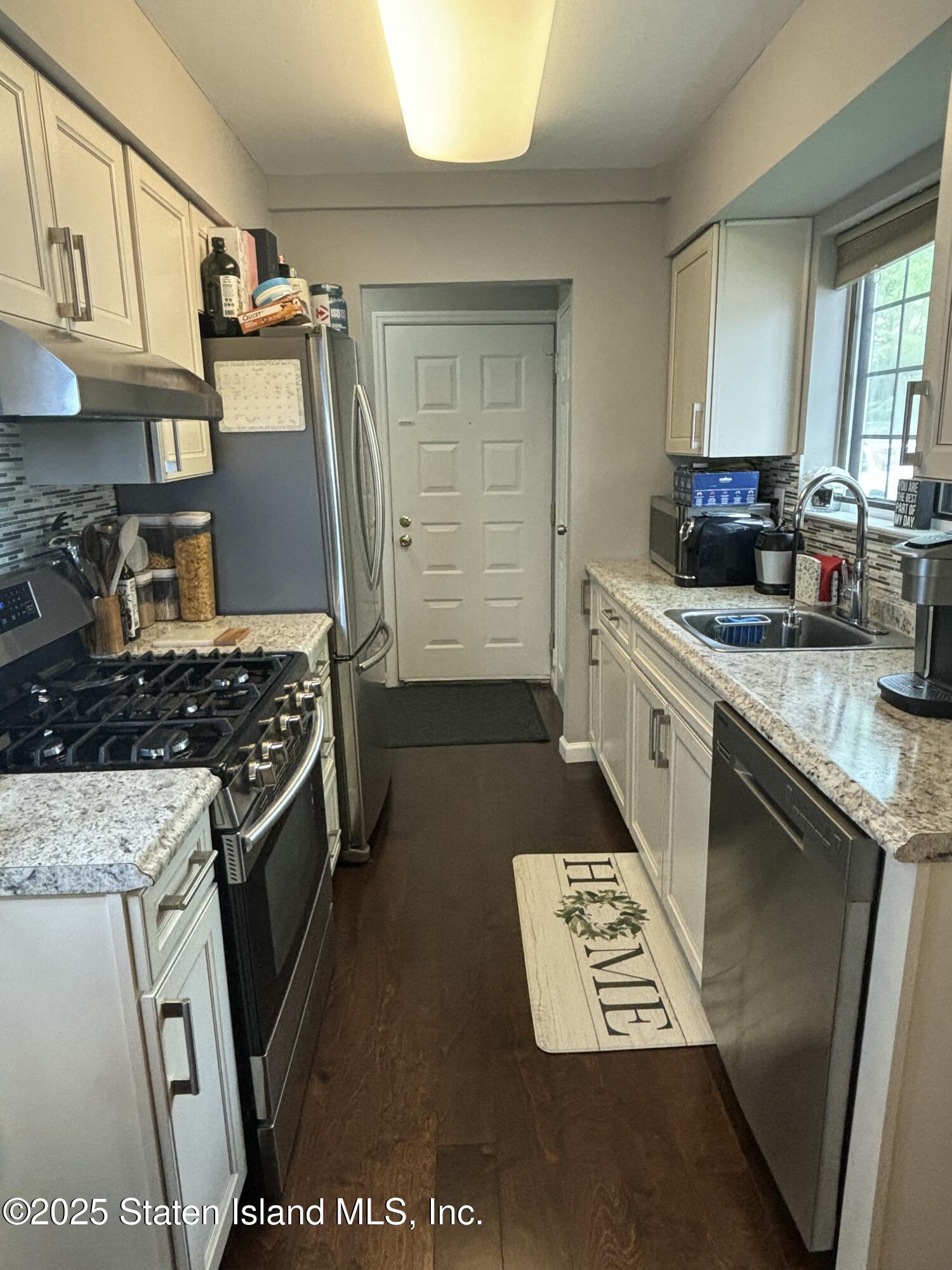 34 Elmwood Park Drive, 25
