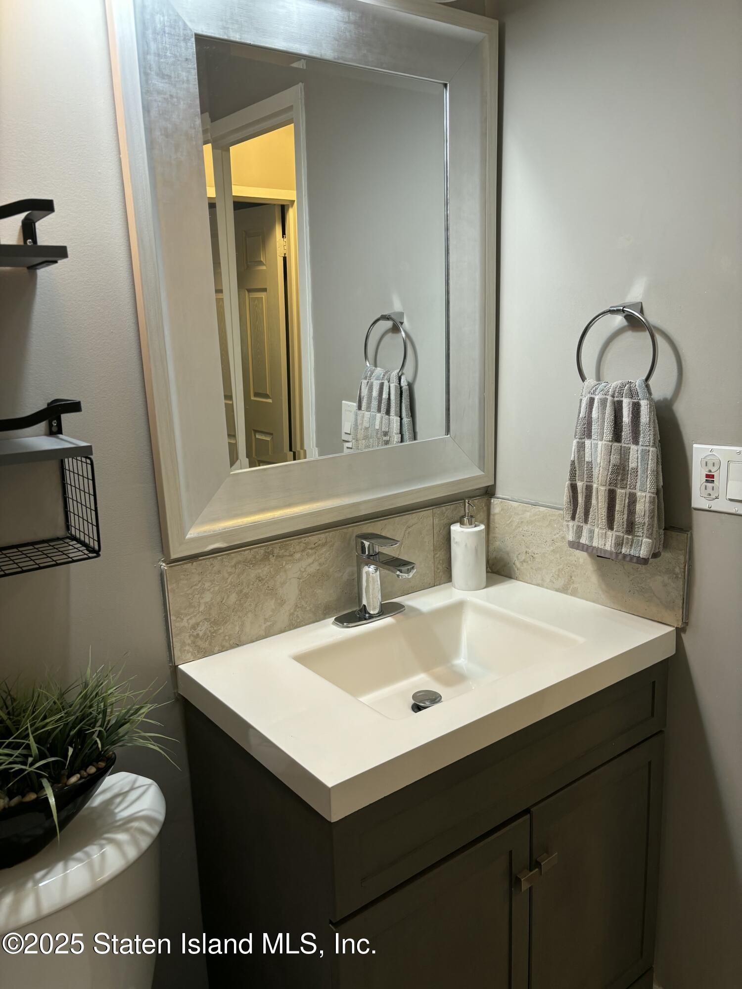 34 Elmwood Park Drive, 25
