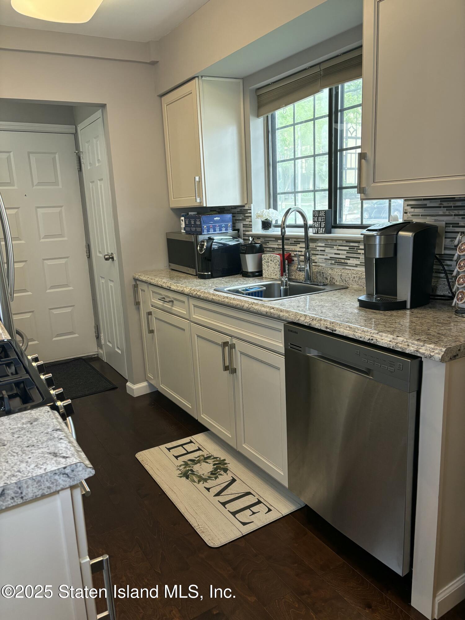 34 Elmwood Park Drive, 25