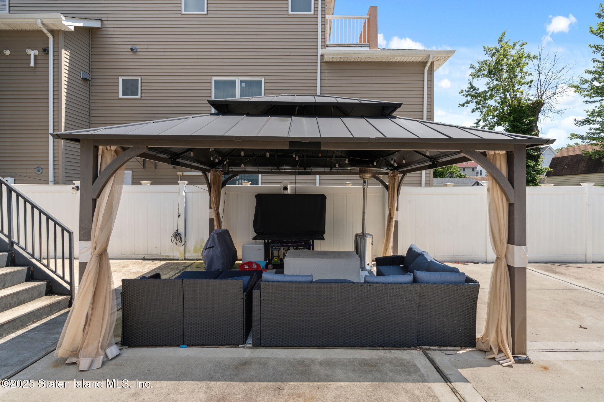 198 Wiman Avenue