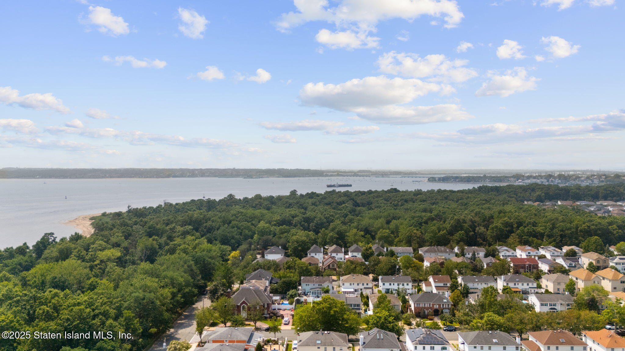 443 Manhattan Street