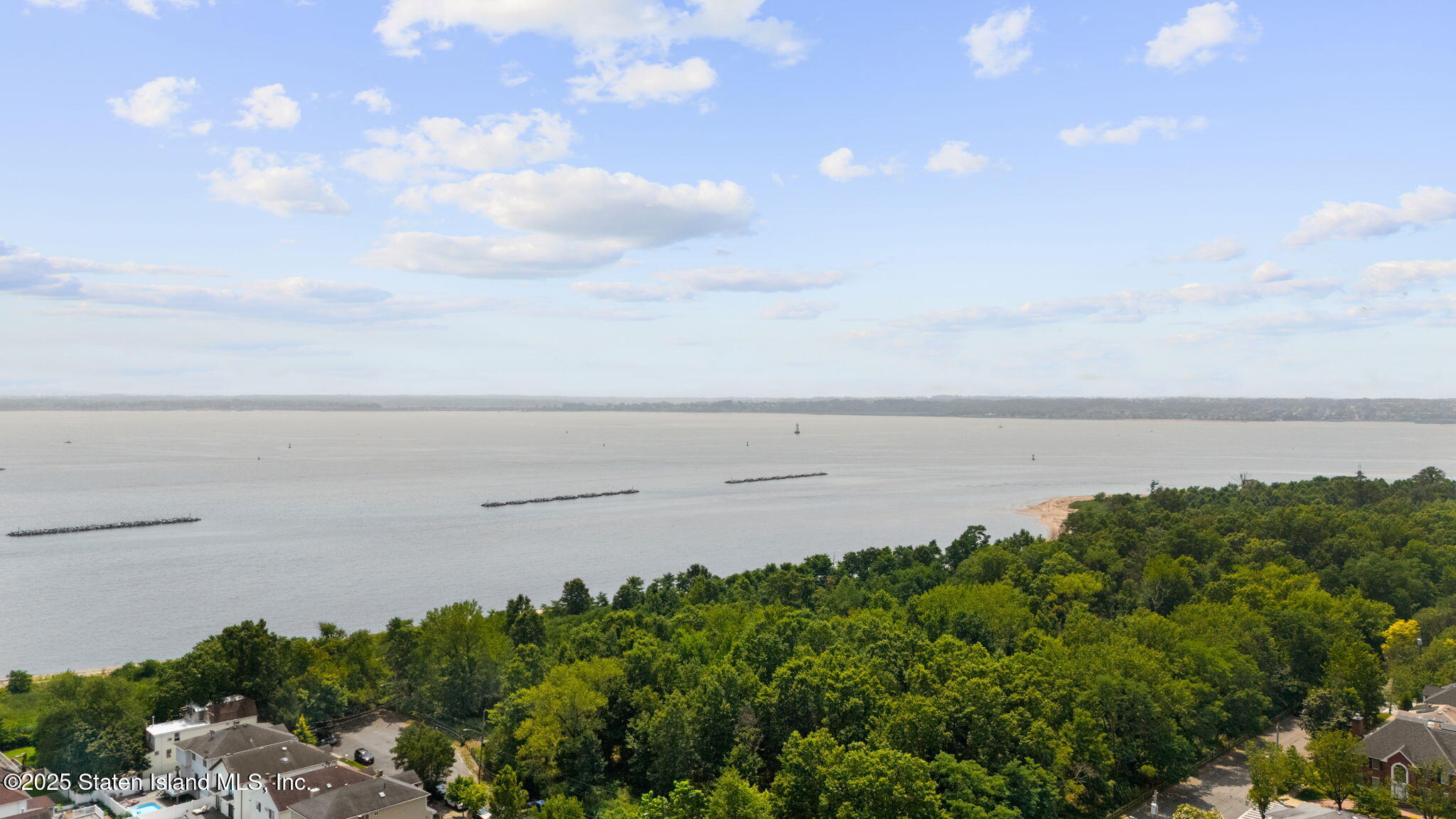 443 Manhattan Street