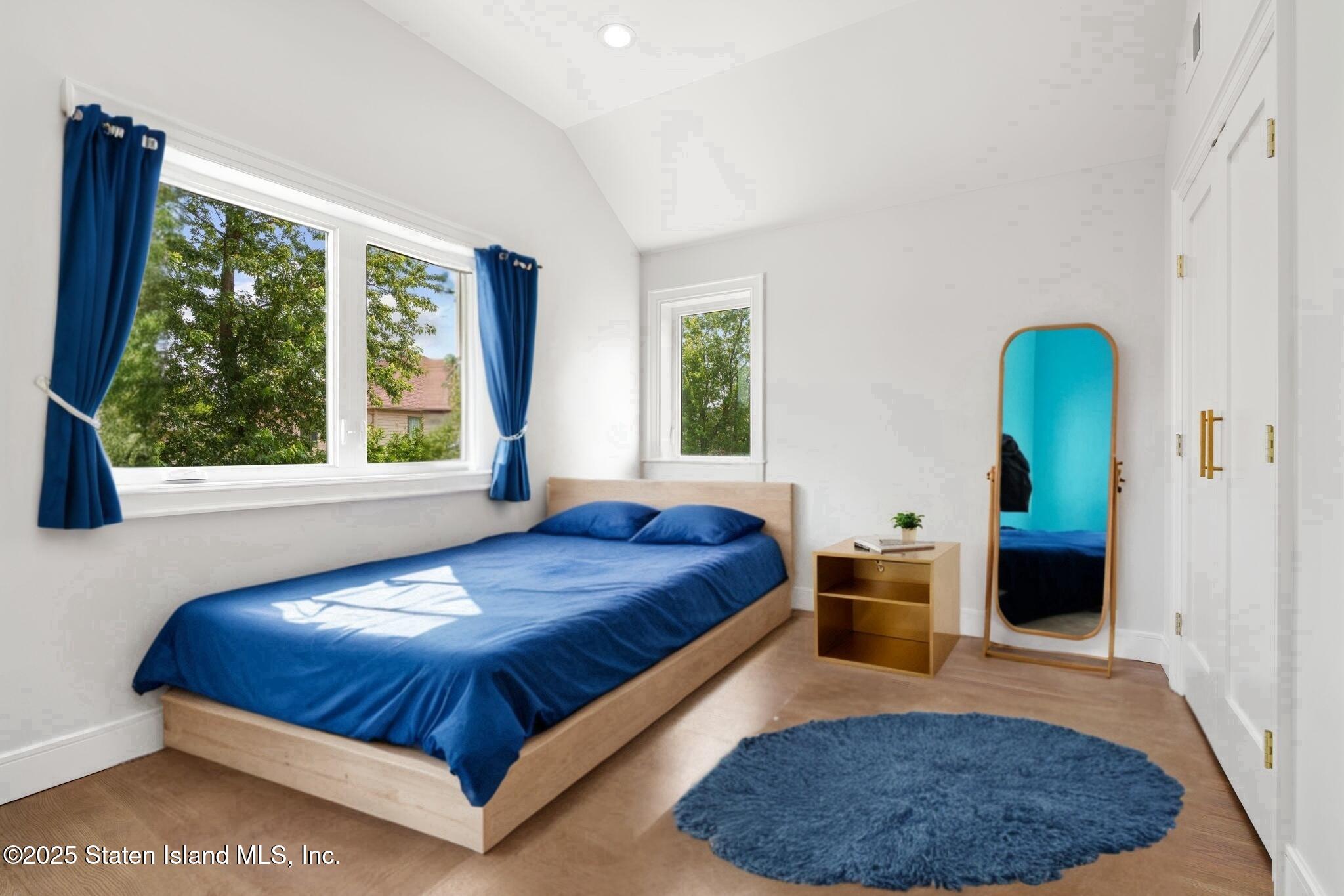 443 Manhattan Street