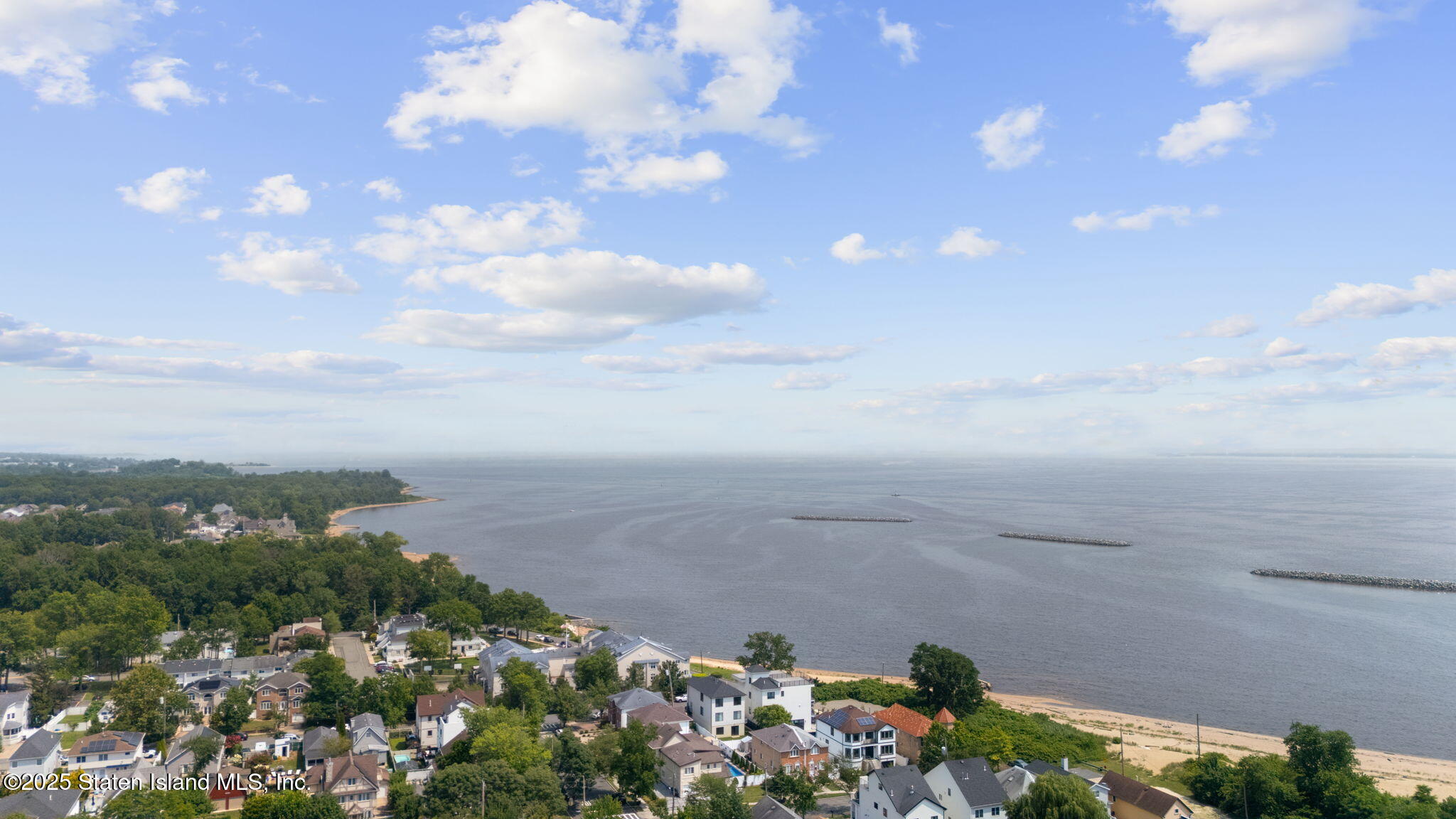 443 Manhattan Street