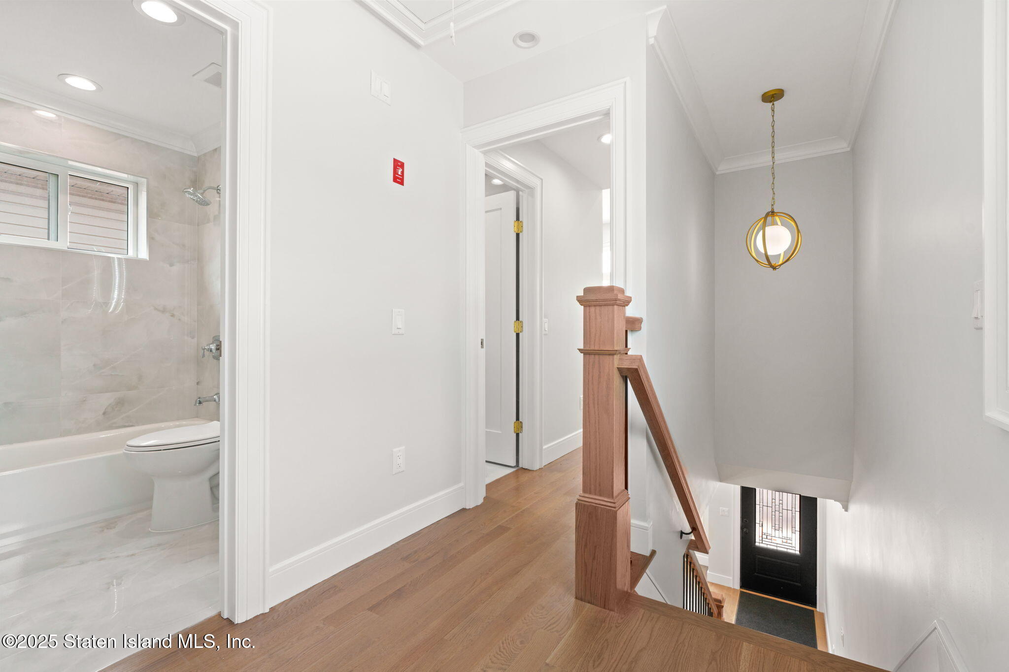 443 Manhattan Street