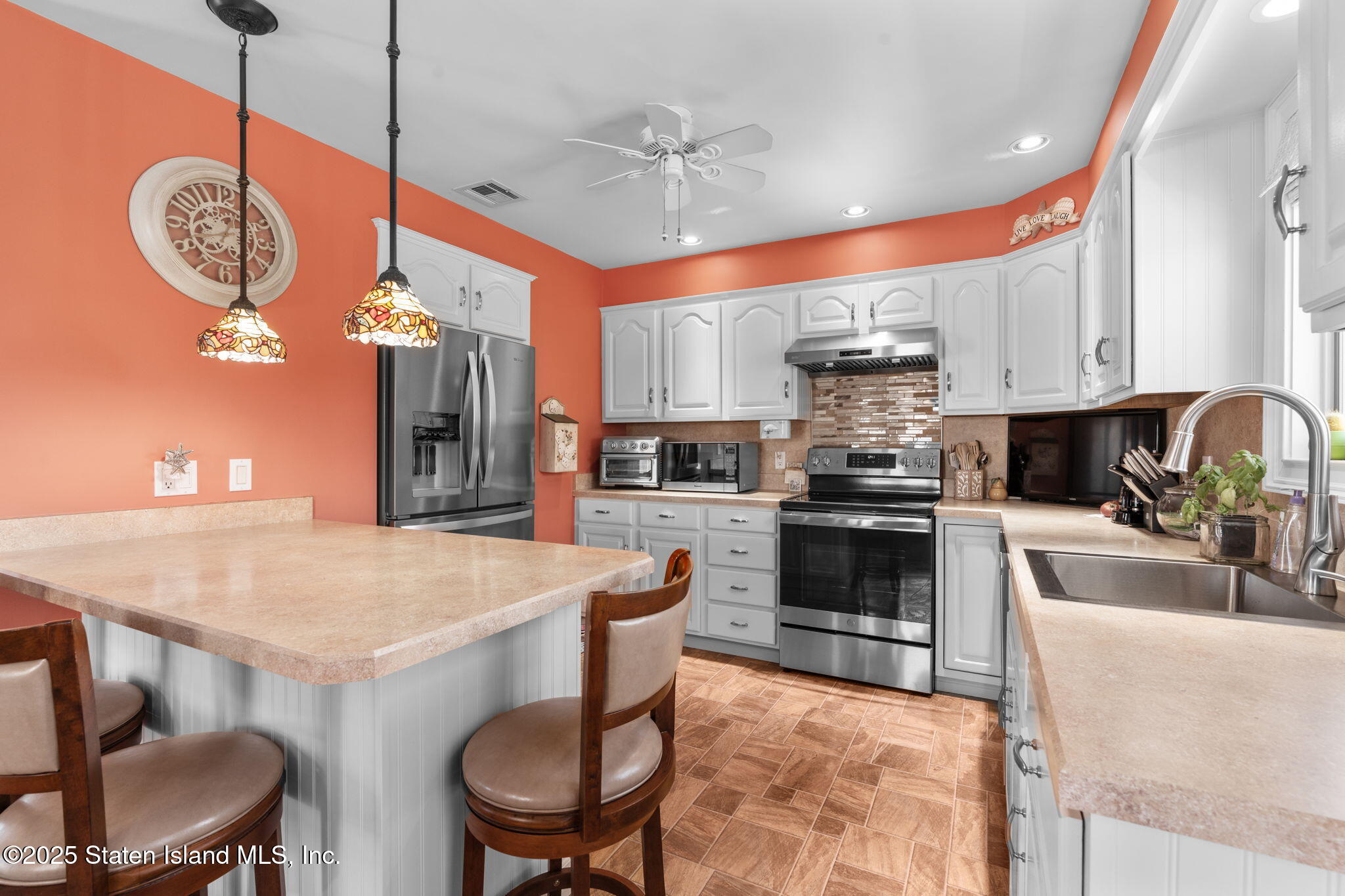1011 Neosho Drive