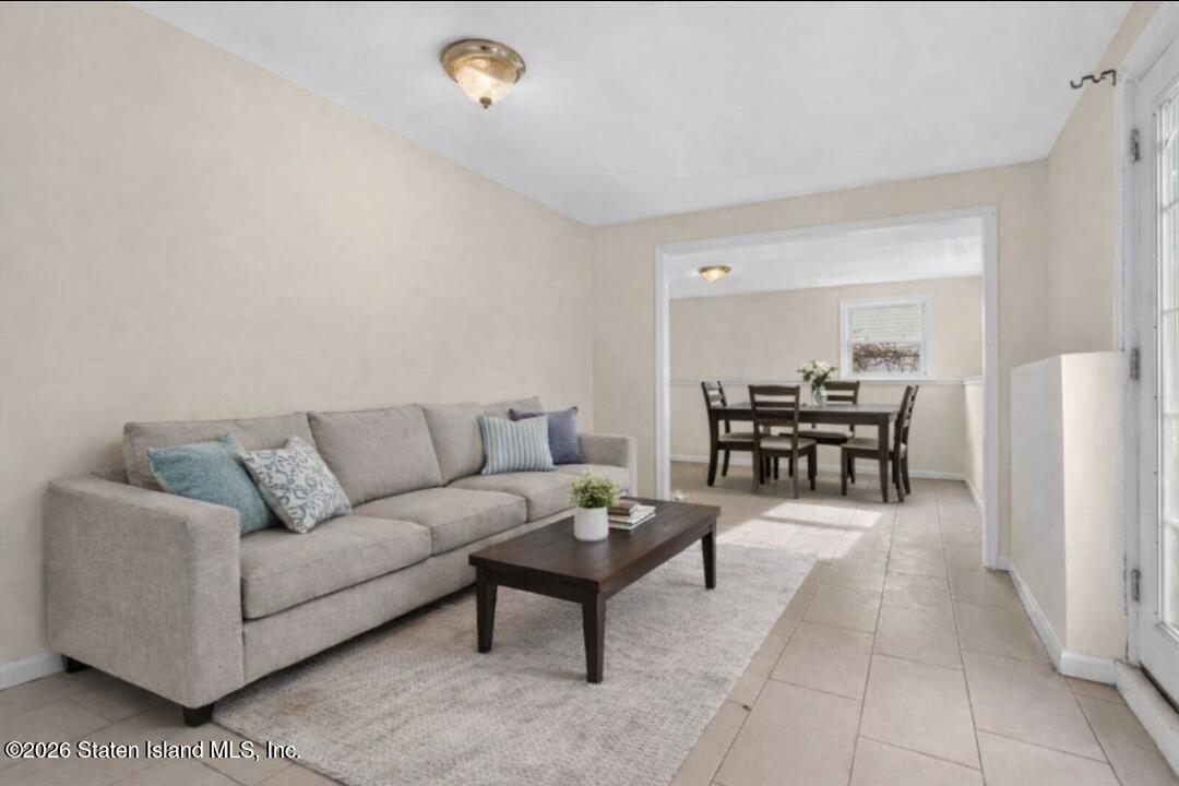 3542 Richmond Avenue