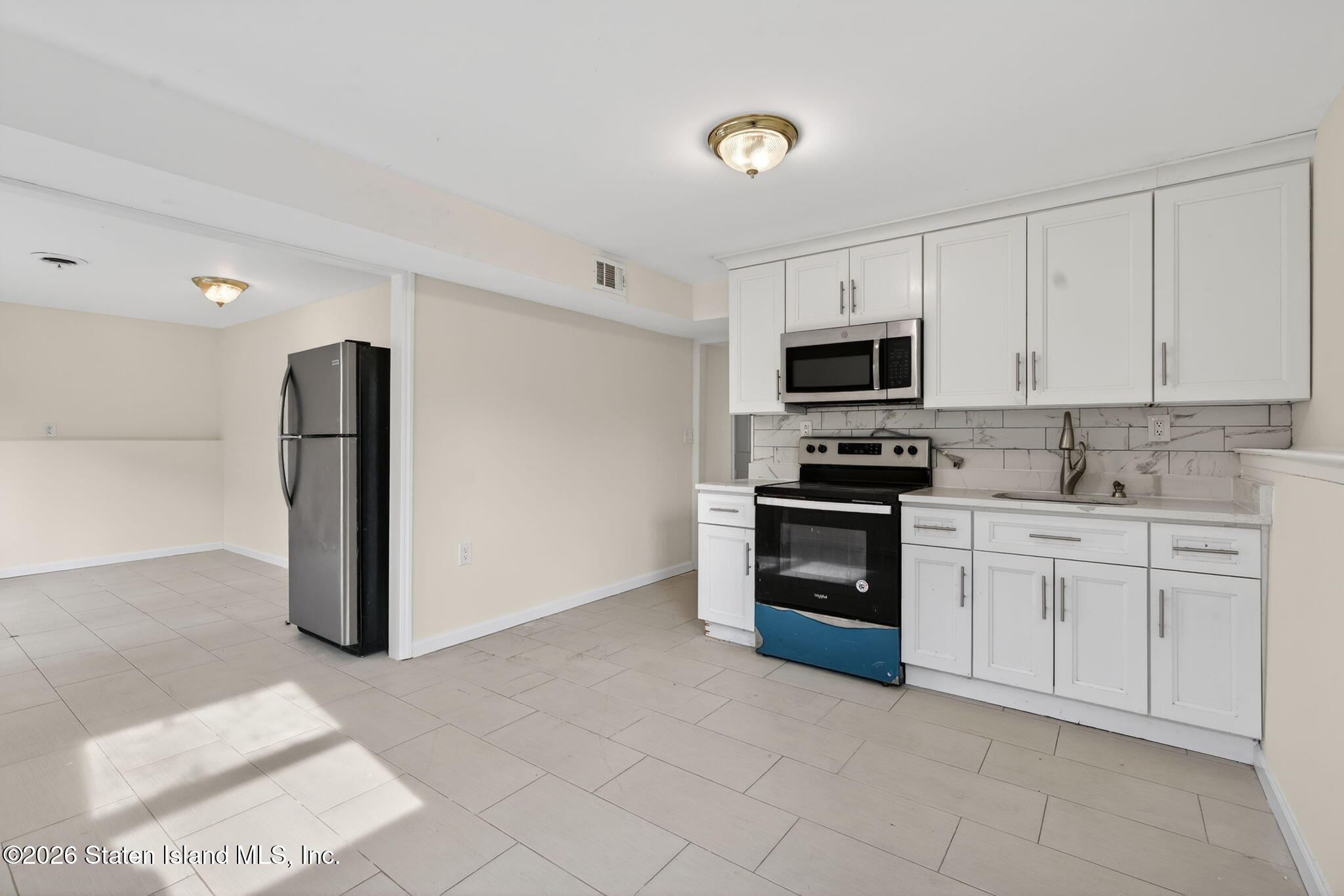 3542 Richmond Avenue